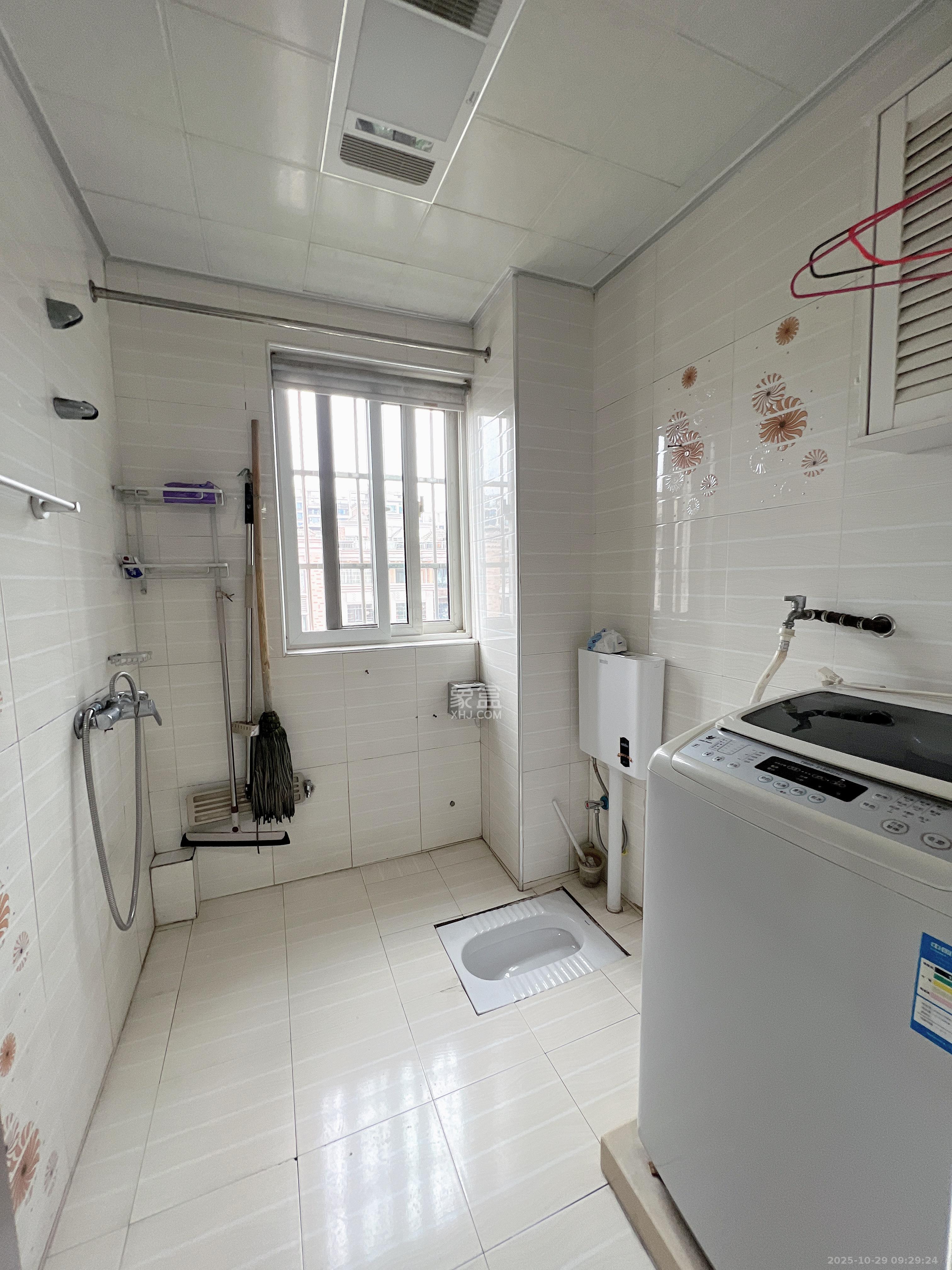 山水湾  3室2厅1卫    1900.0元/月 山水湾  3室2厅1卫    1900.0元/月室内图