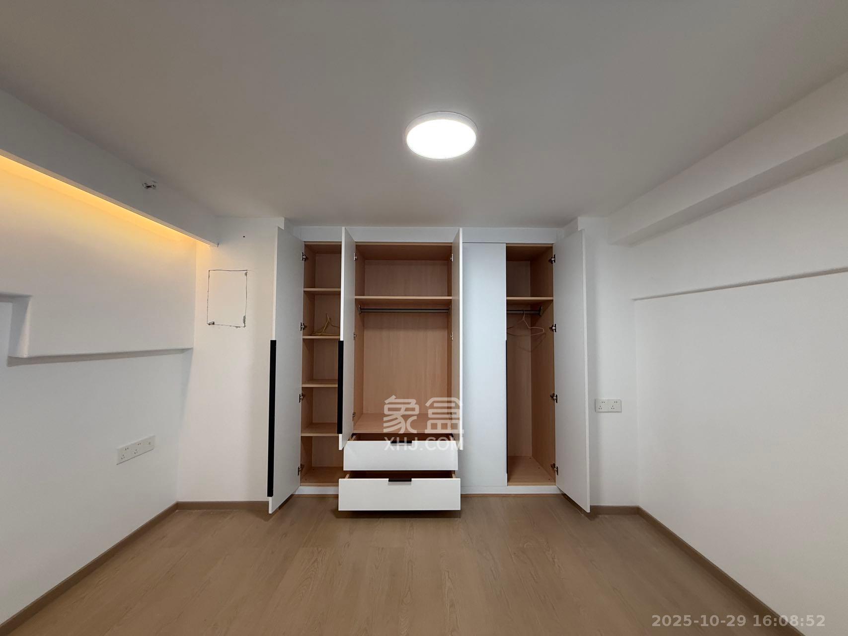 卓越中寰 2室1厅1卫 2600.0元/月 卓越中寰 2室1厅1卫 2600.0元/月室内图