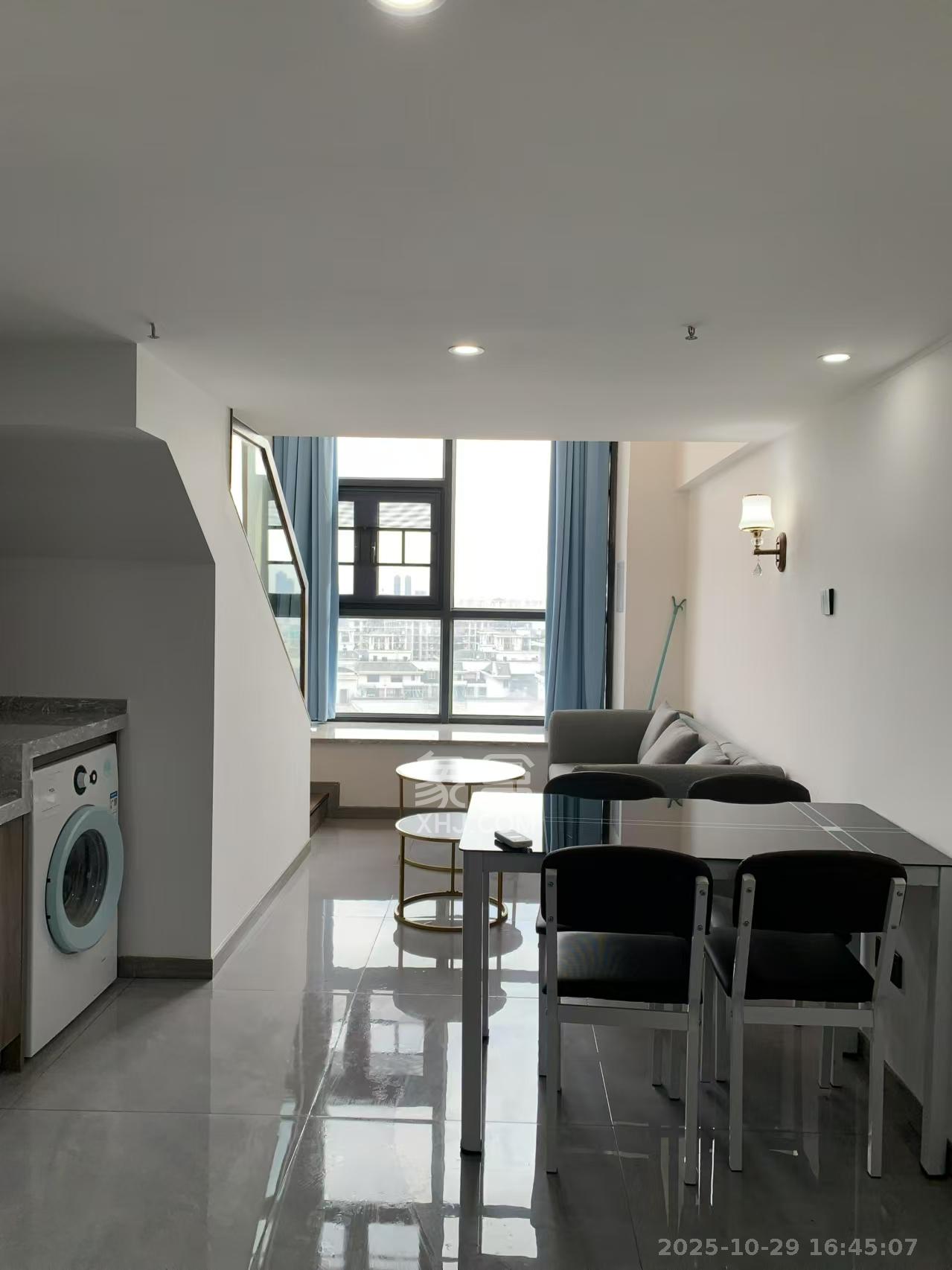 弘坤云寓  1室1厅1卫    2200.0元/月