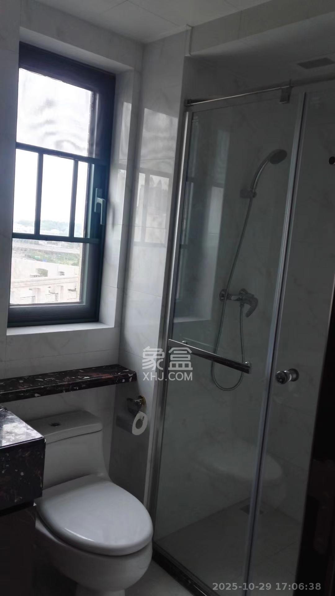 恒大雅苑  3室2厅1卫    2100.0元/月室内图