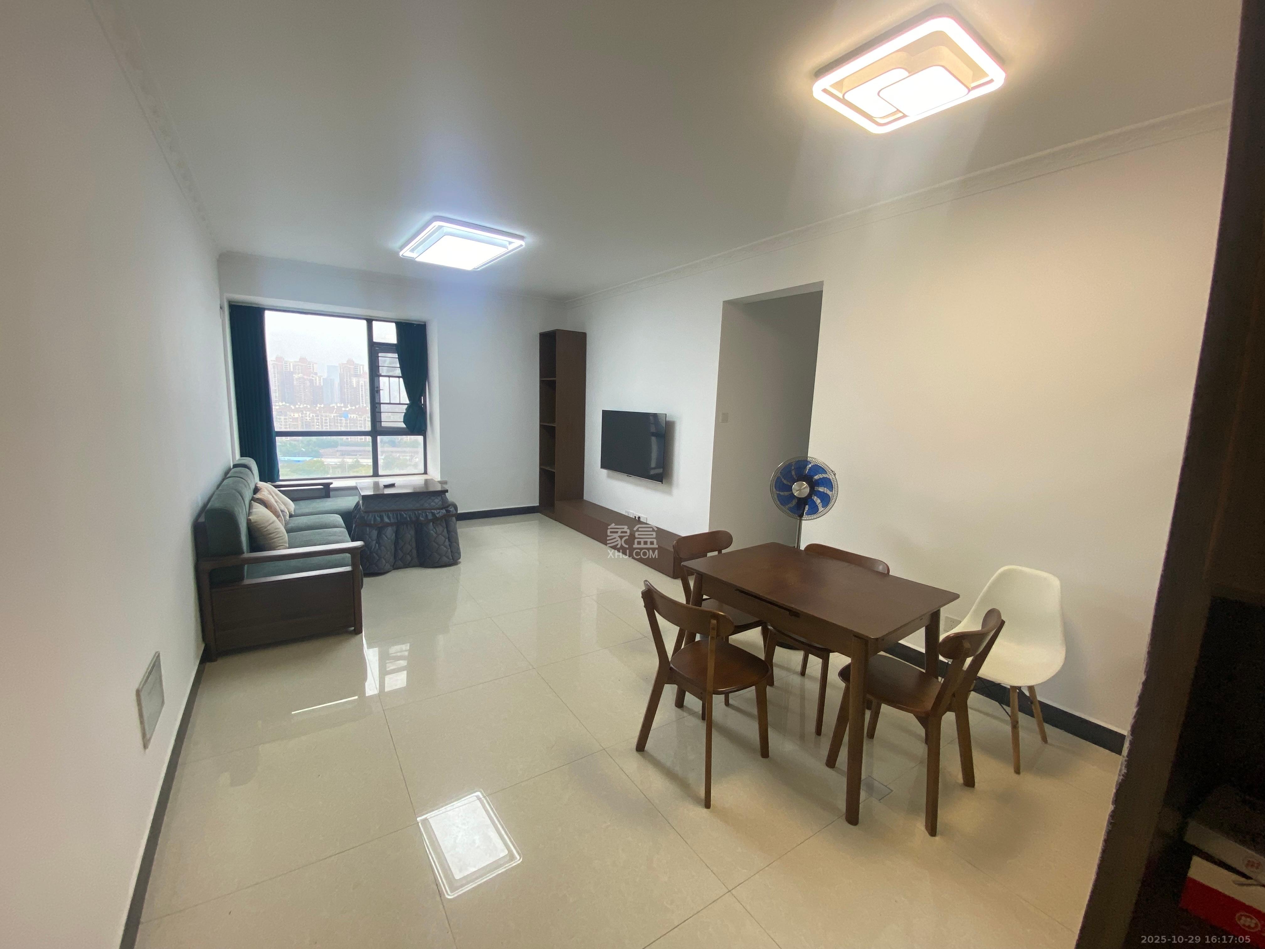 金领家族  3室1厅1卫    2280.0元/月 金领家族  3室1厅1卫    2280.0元/月