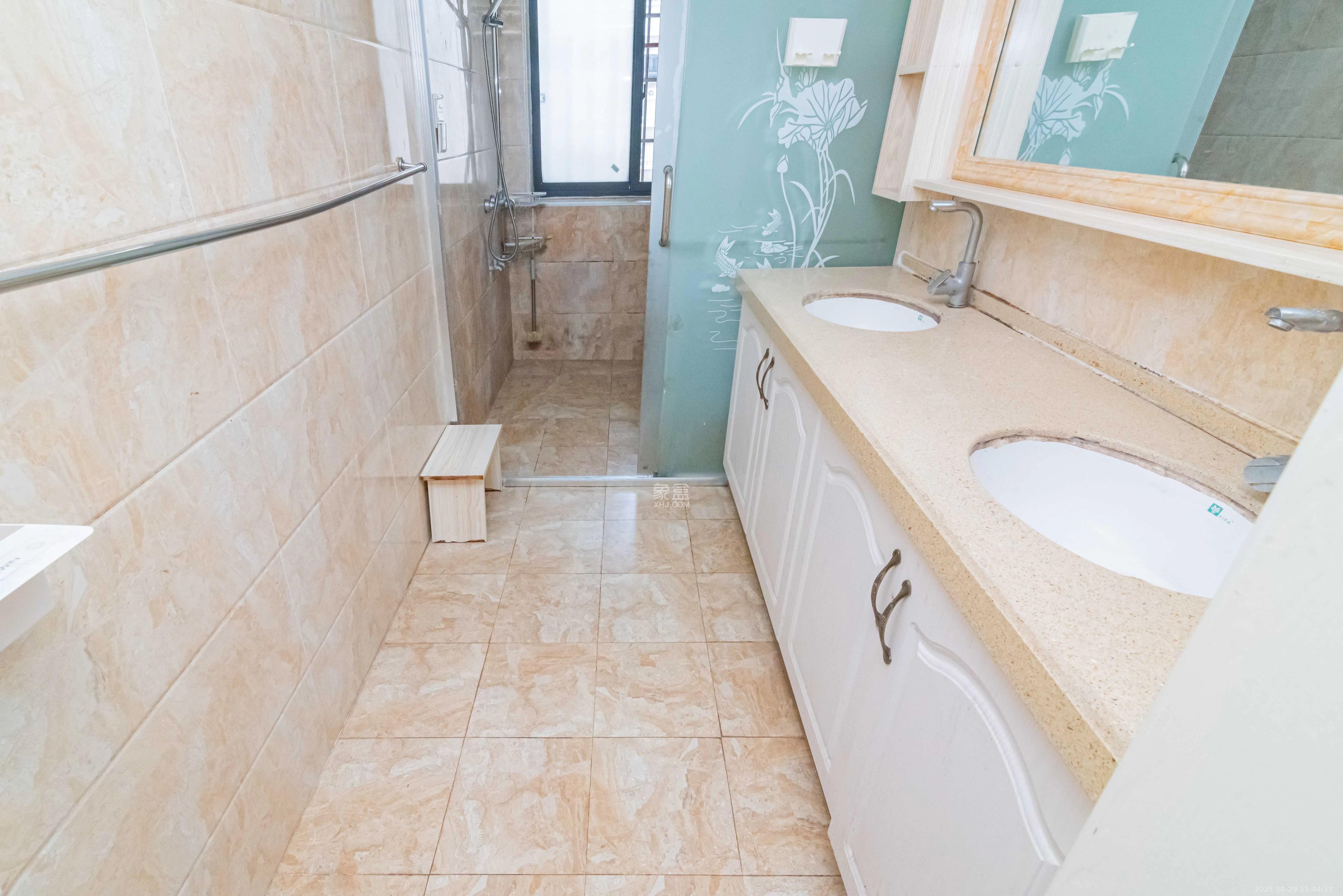 学府华庭  3室2厅2卫    3200.0元/月室内图