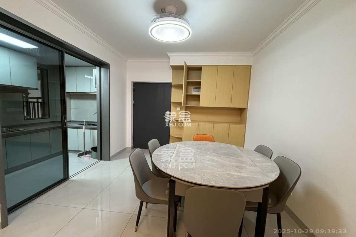 旭日嘉苑  2室1厅1卫    2500.0元/月 旭日嘉苑  2室1厅1卫    2500.0元/月室内图