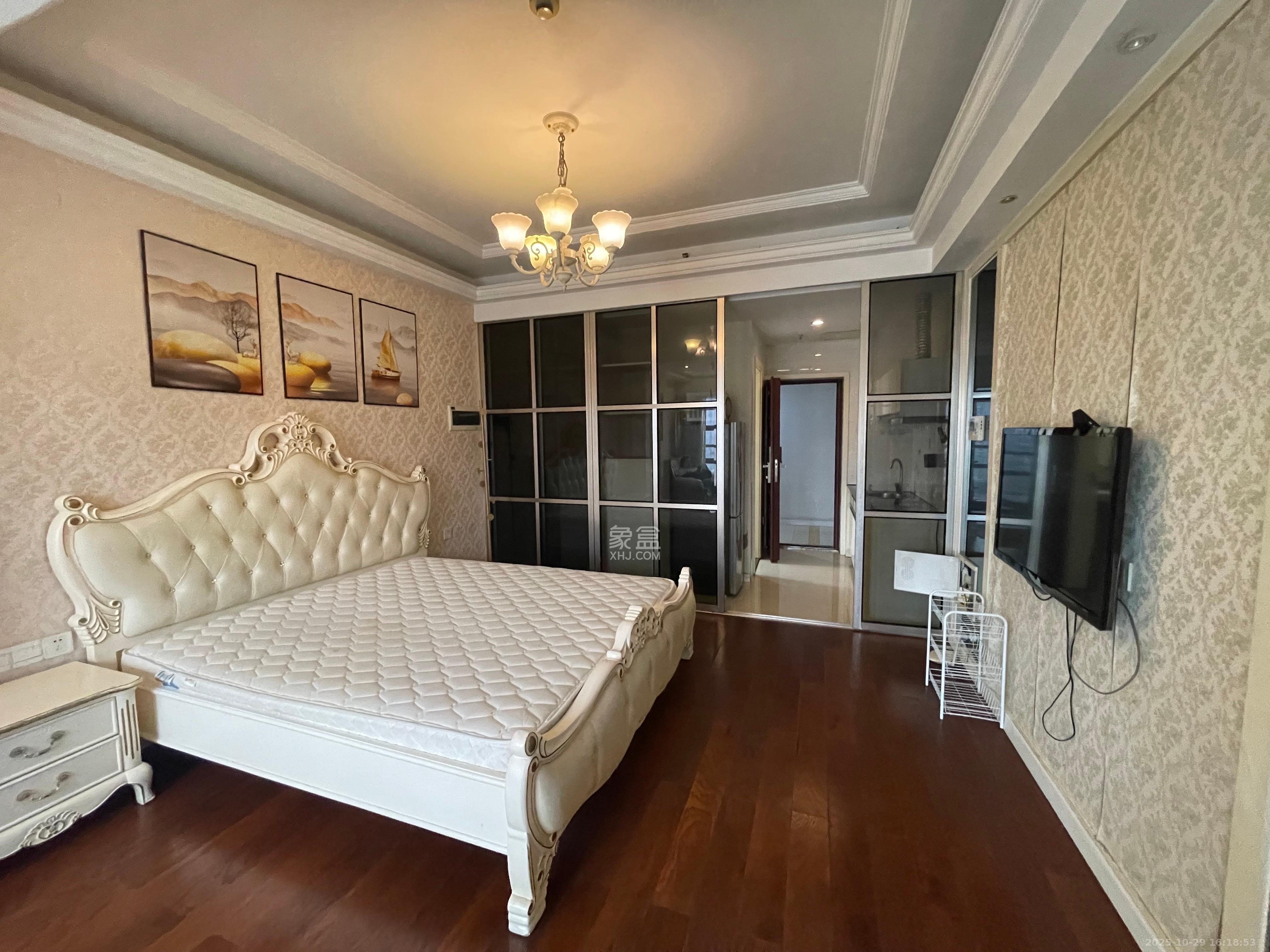 壹号公馆  1室1厅1卫    2500.0元/月室内图