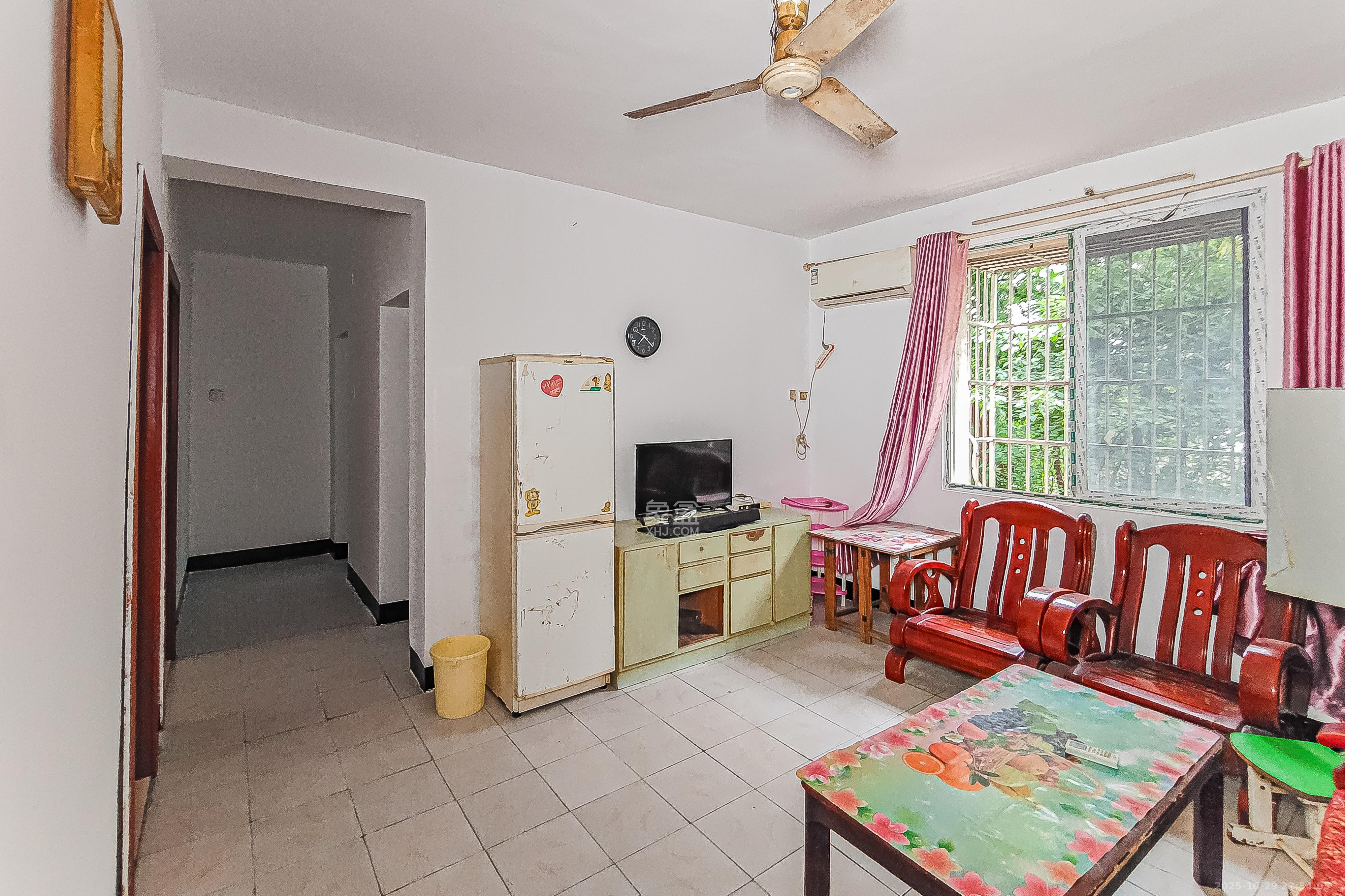 茶园坡社区(原王家冲社区)  2室2厅1卫    31.0万 茶园坡社区(原王家冲社区)  2室2厅1卫    31.0万客厅