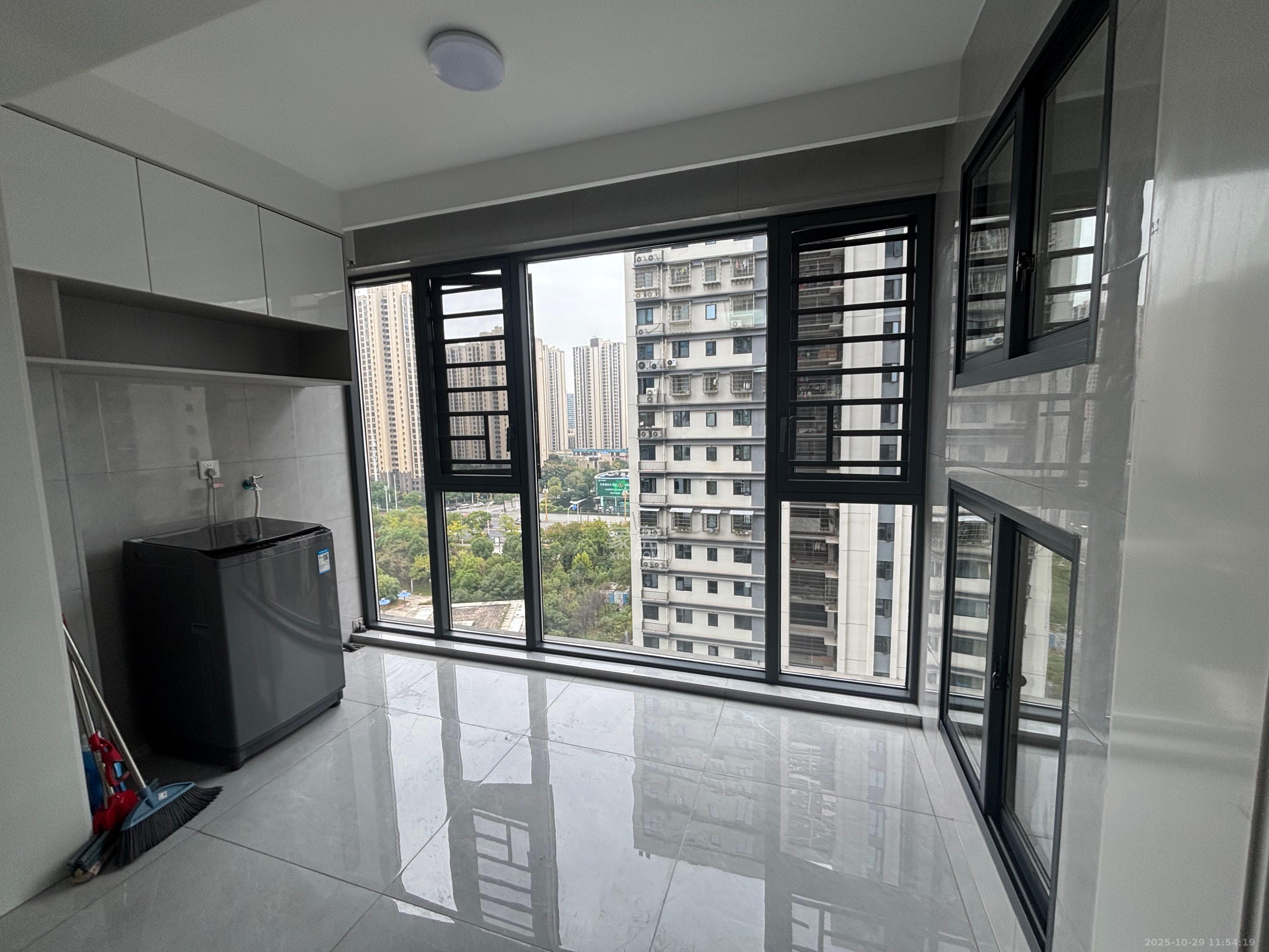 旭日嘉苑  3室2厅2卫    3400.0元/月 旭日嘉苑  3室2厅2卫    3400.0元/月室内图