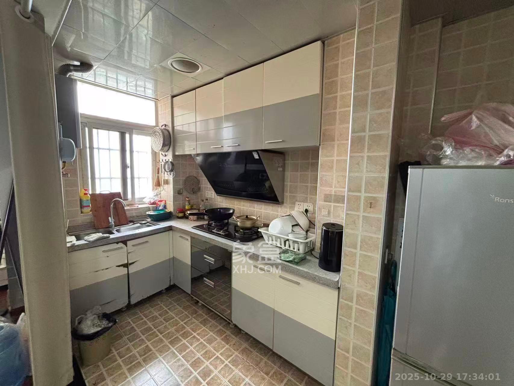 金碧文华  1室1厅1卫    1500.0元/月室内图