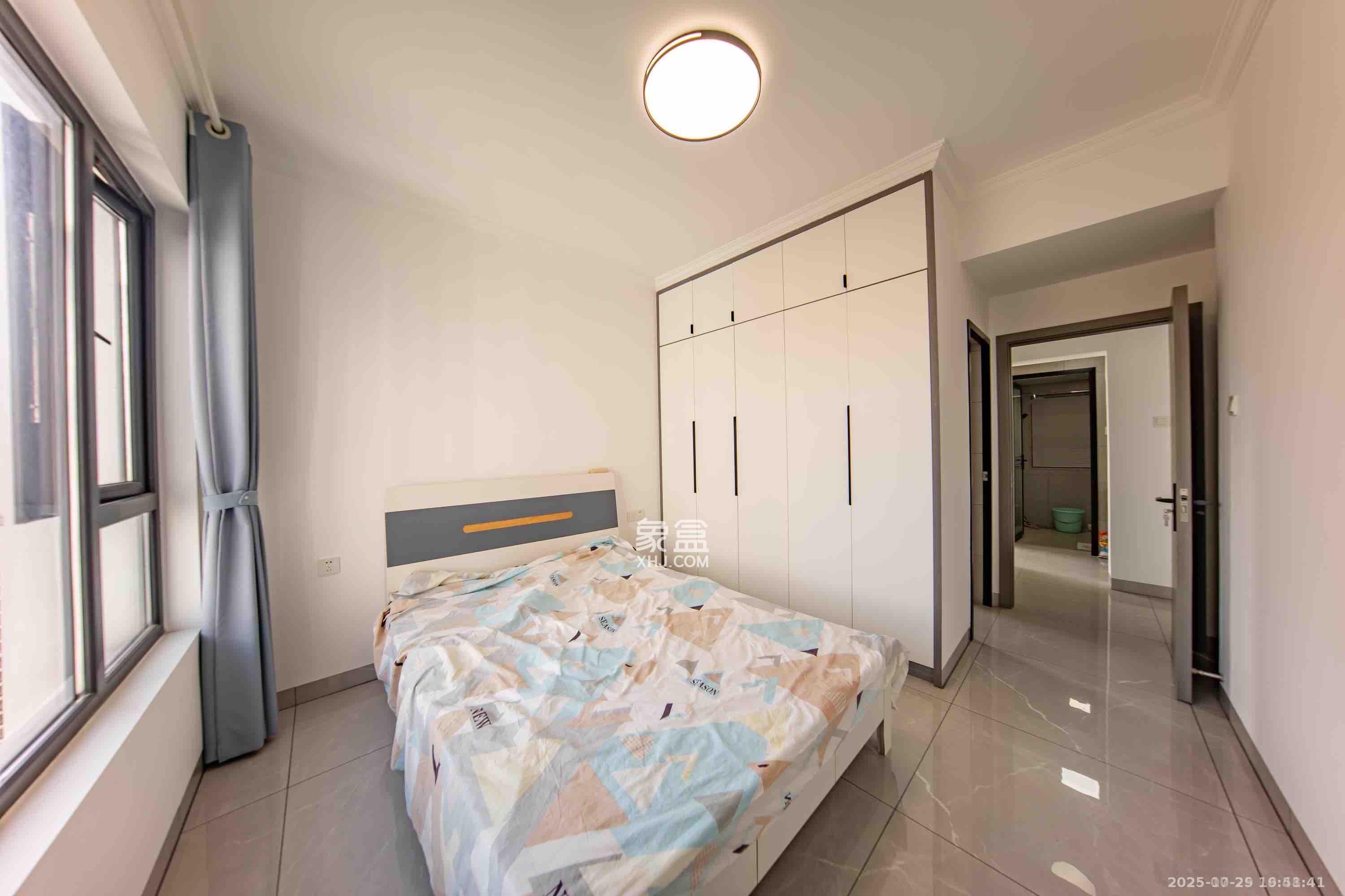 蔷薇国际 3室2厅2卫 2200.0元/月 蔷薇国际 3室2厅2卫 2200.0元/月室内图