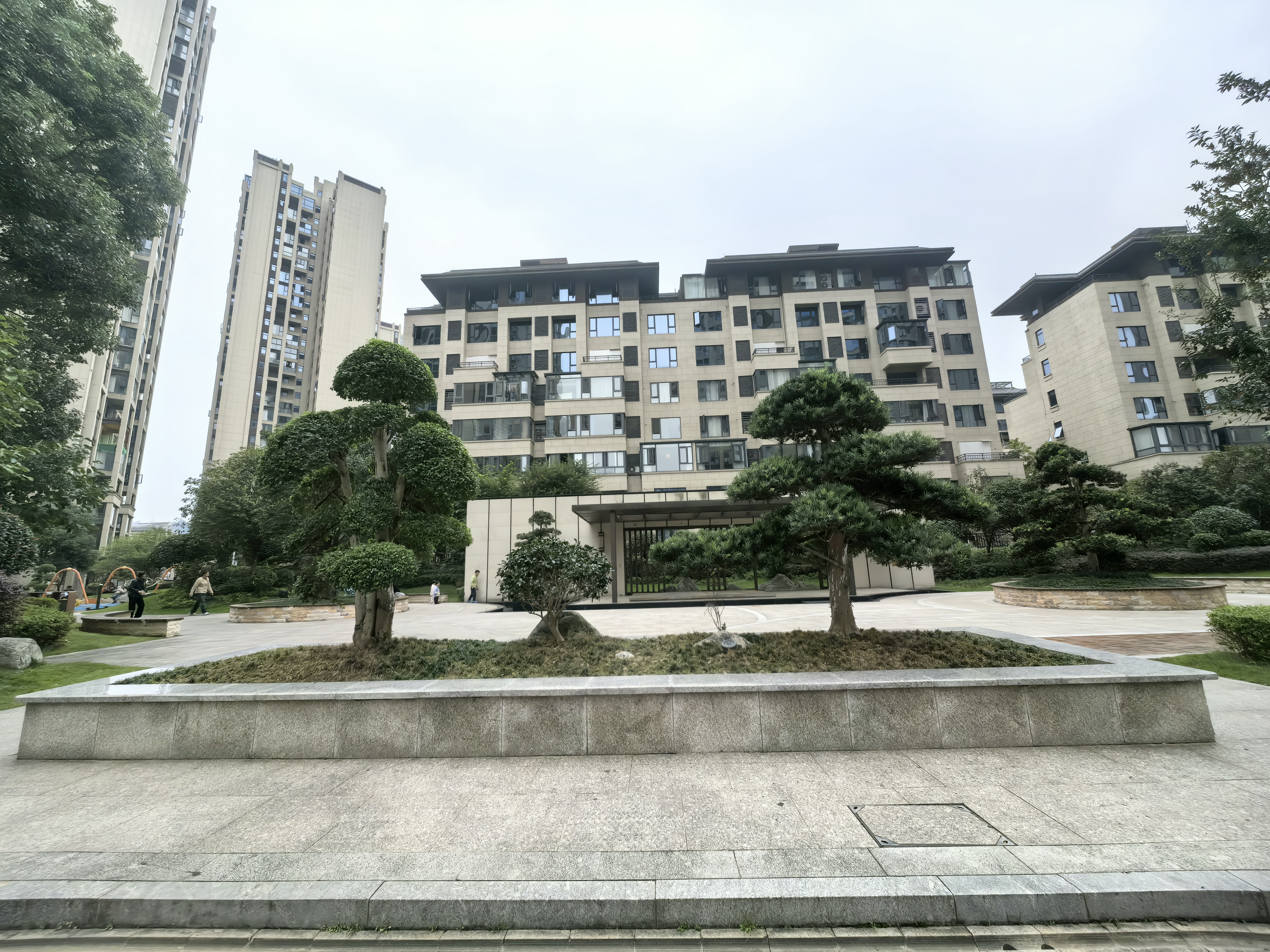 昊天珑璟湾  3室2厅1卫    55.0万客厅