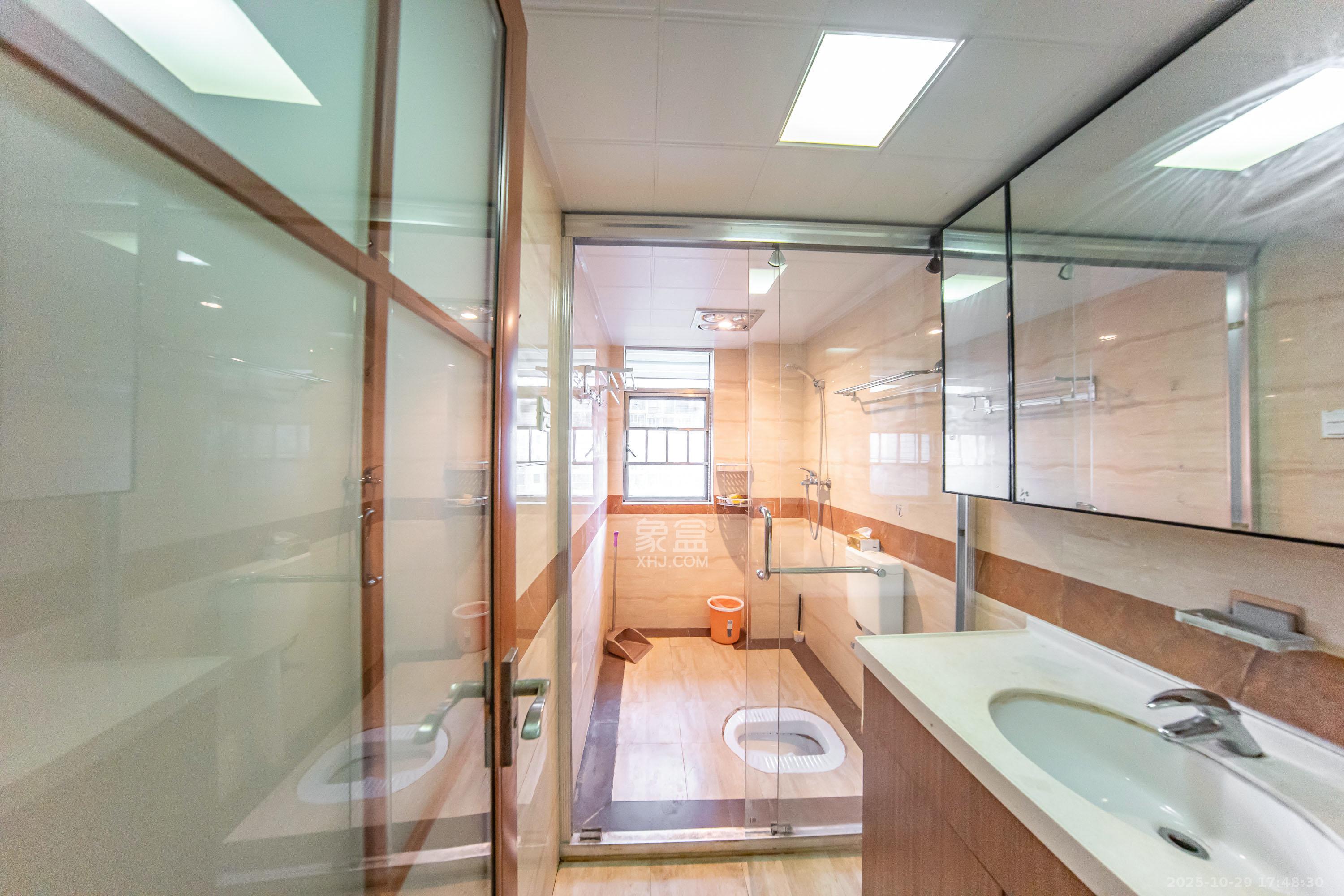 江山帝景哈佛 4室4厅1卫 126.0万 江山帝景哈佛 4室4厅1卫 126.0万卫生间