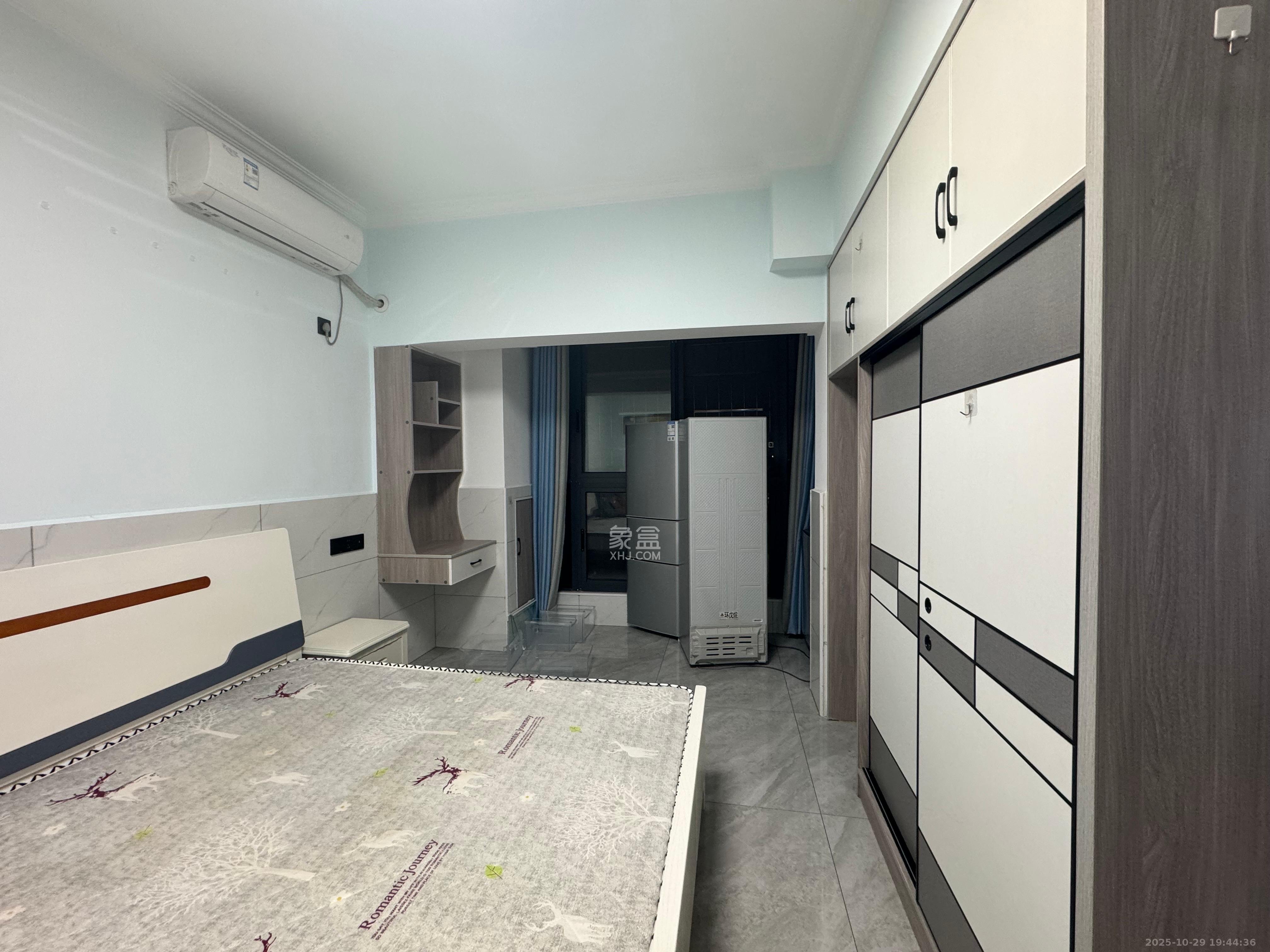 嘉雨兴园  1室0厅1卫    1700.0元/月 嘉雨兴园  1室0厅1卫    1700.0元/月室内图1