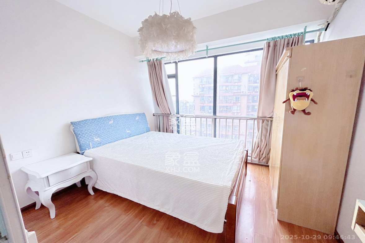 金领家族 1室1厅1卫 1600.0元/月 金领家族 1室1厅1卫 1600.0元/月室内图