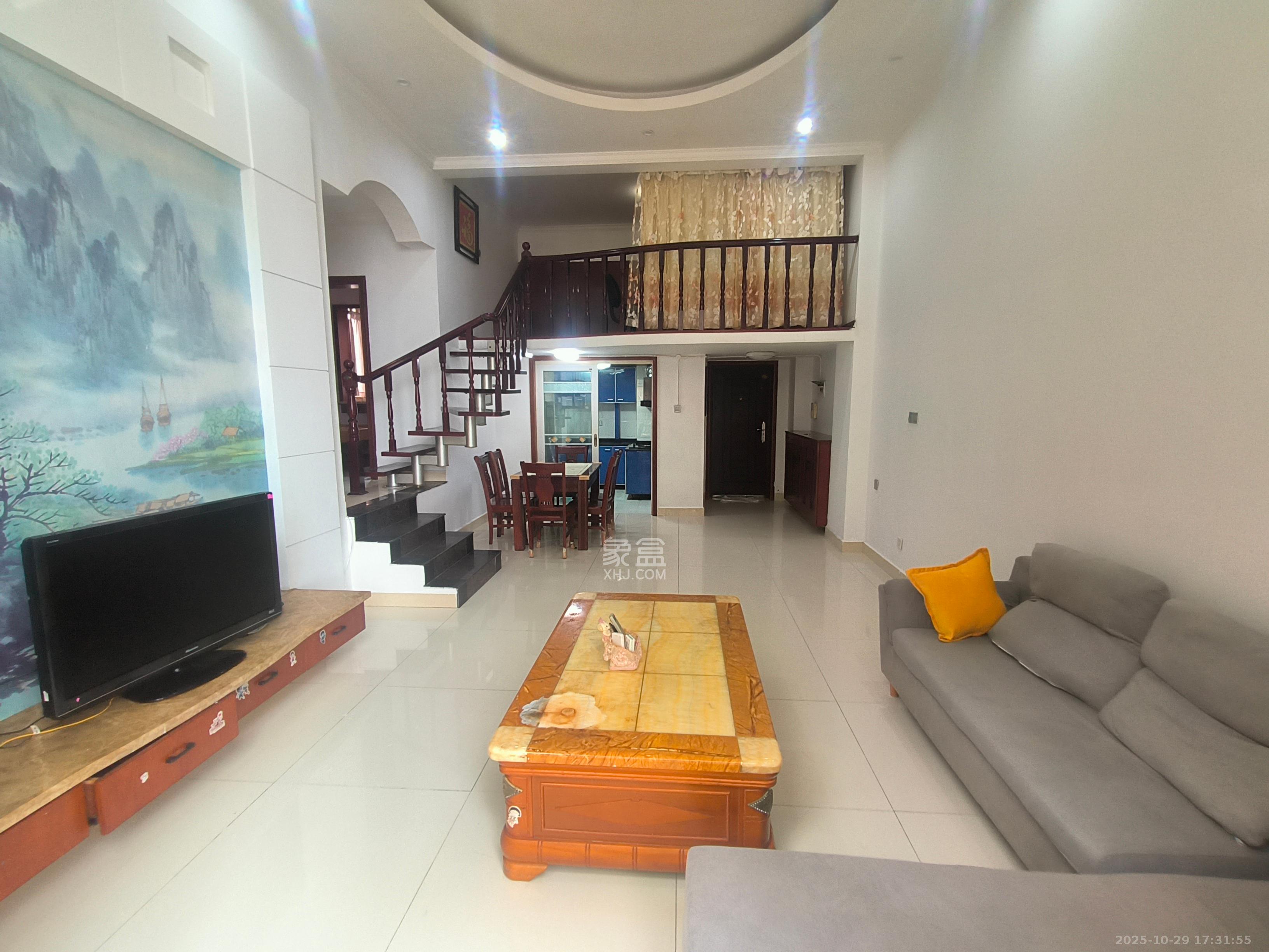 楚天馨苑 2室2厅1卫 1900.0元/月 楚天馨苑 2室2厅1卫 1900.0元/月室内图