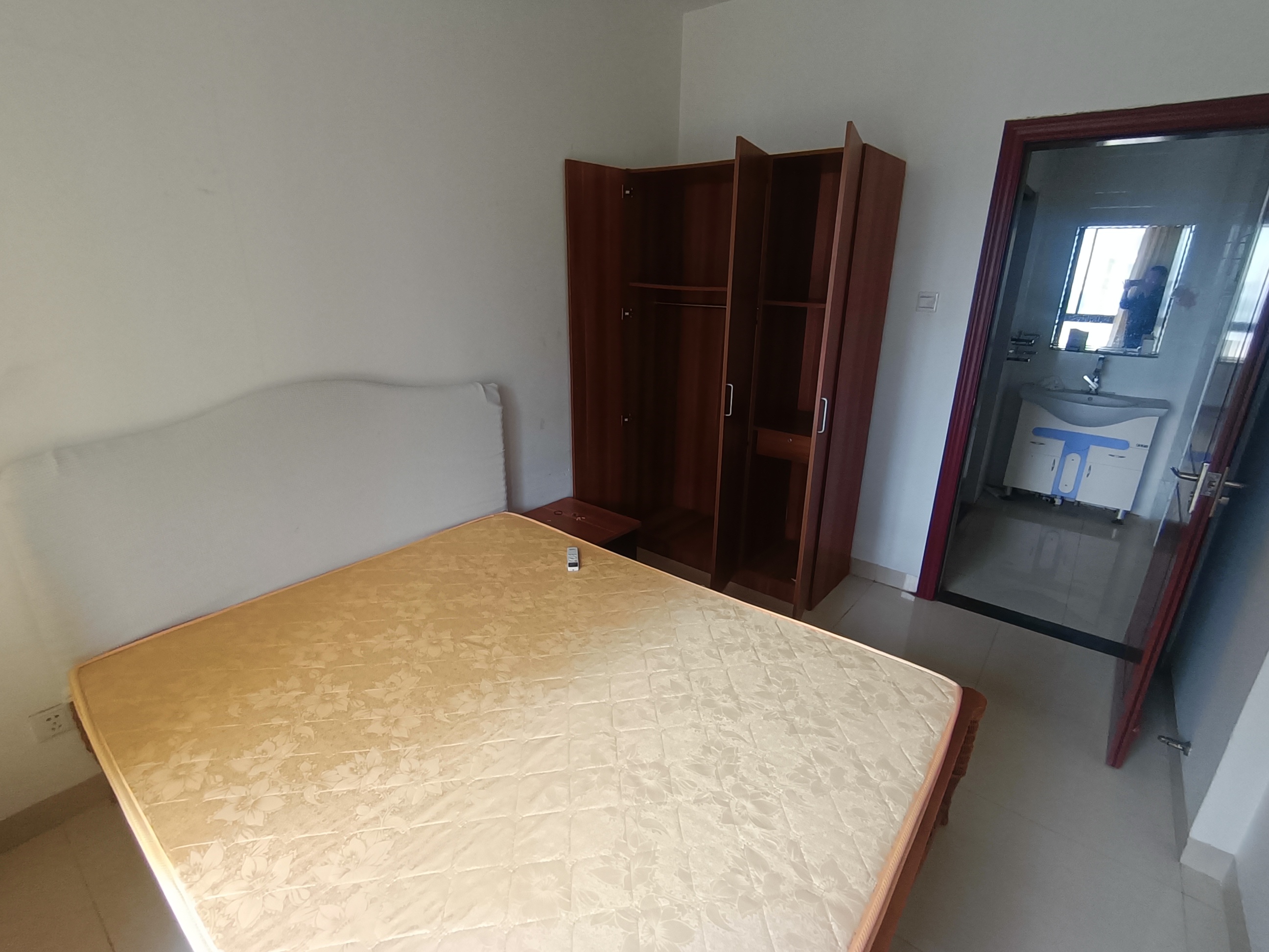 环强御景湾  1室1厅1卫    2200.0元/月室内图