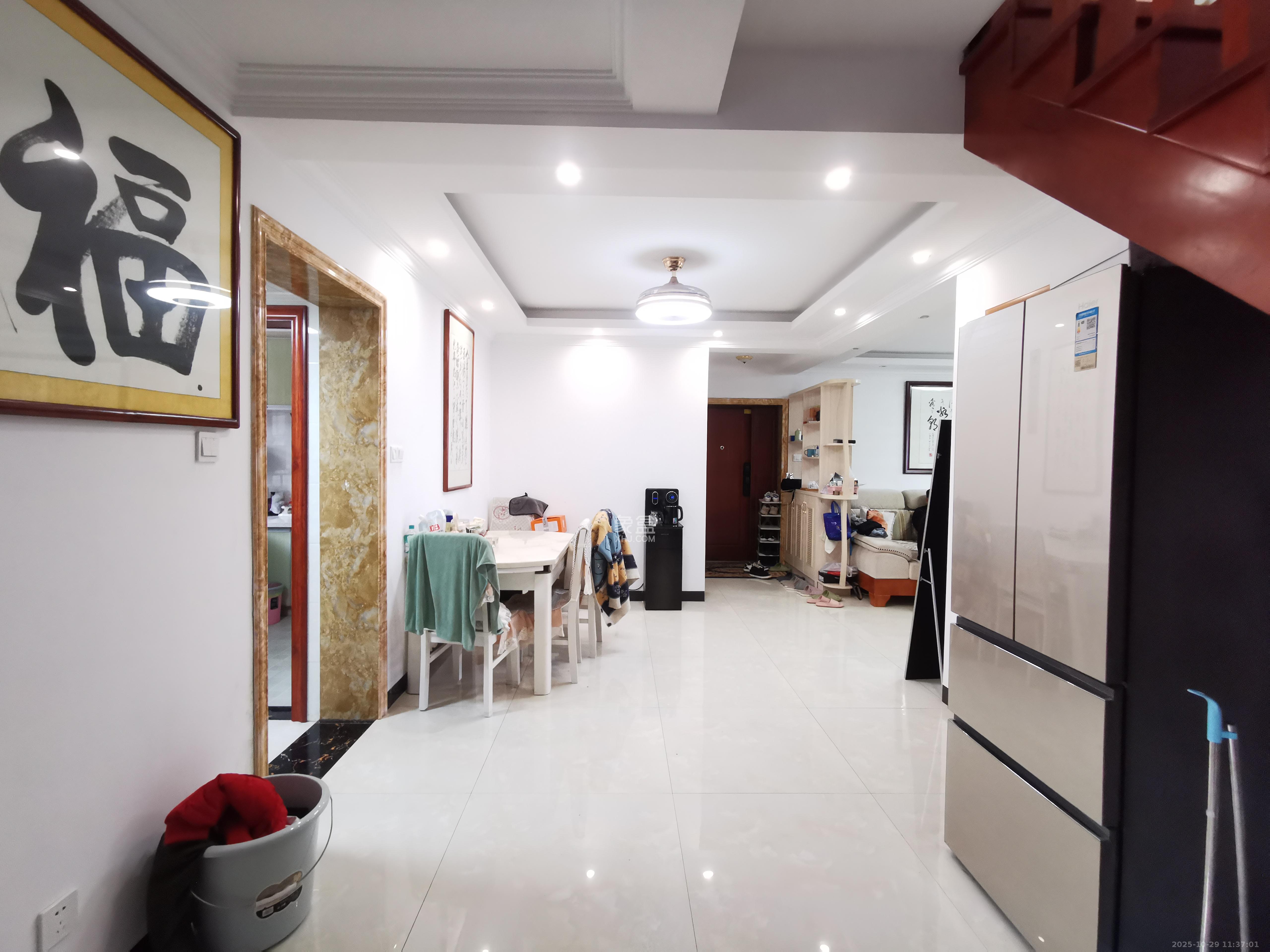 含浦家苑 4室2厅2卫 1680.0元/月 含浦家苑 4室2厅2卫 1680.0元/月室内图