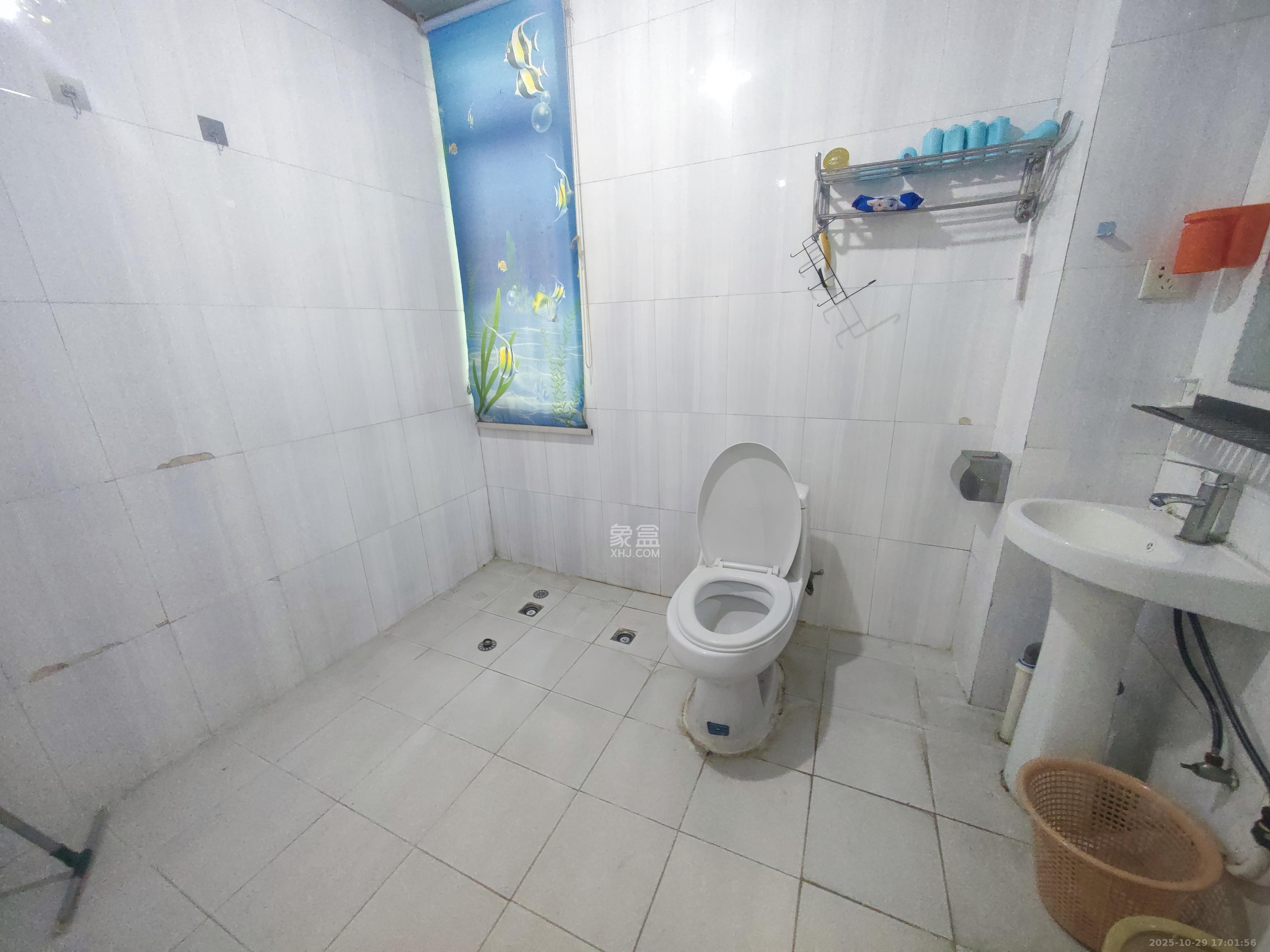 颐美园  3室1厅1卫    2500.0元/月室内图