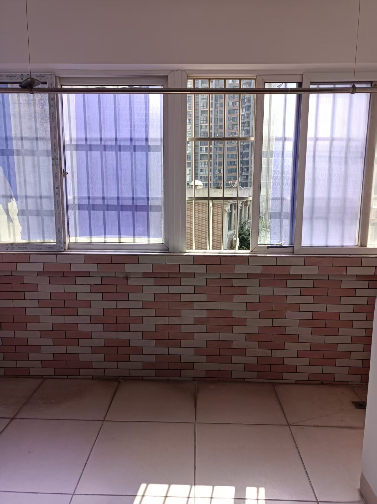 皇家花园 2室1厅1卫 1700.0元/月 皇家花园 2室1厅1卫 1700.0元/月室内图