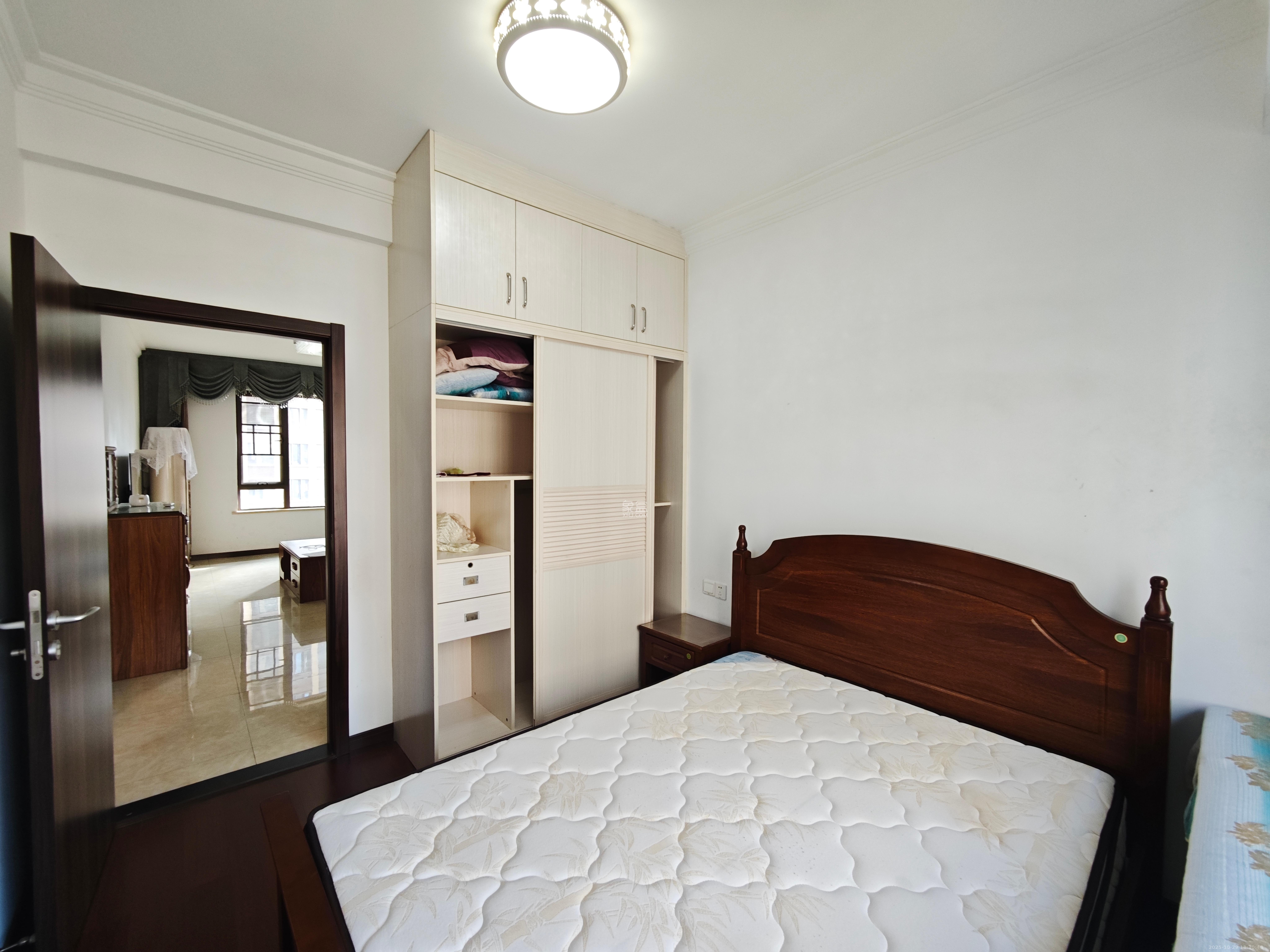 阳光城尚东湾青云苑  3室2厅2卫    2600.0元/月 阳光城尚东湾青云苑  3室2厅2卫    2600.0元/月室内图