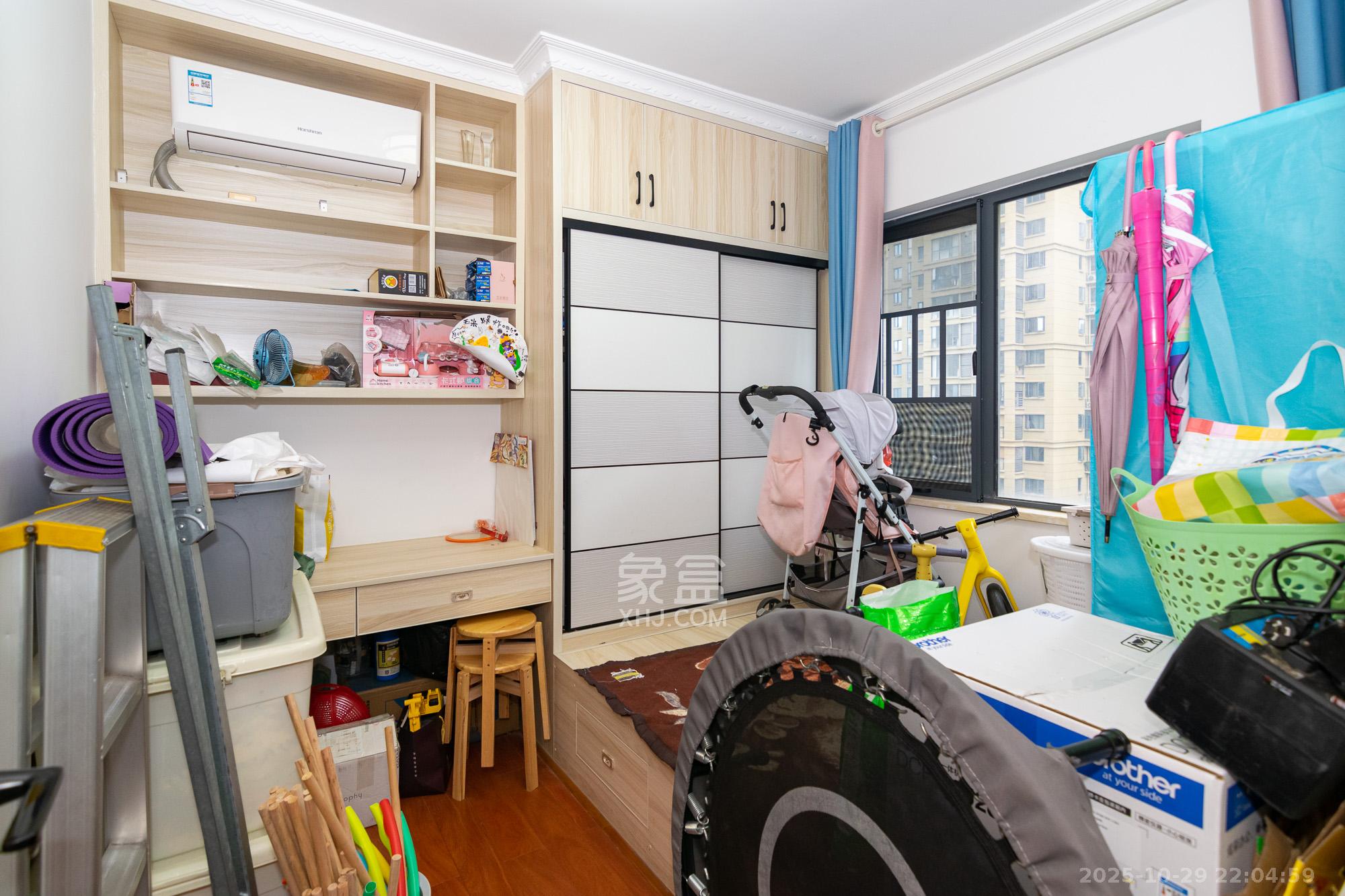 澳海澜庭 3室2厅1卫 85.0万 澳海澜庭 3室2厅1卫 85.0万卧室