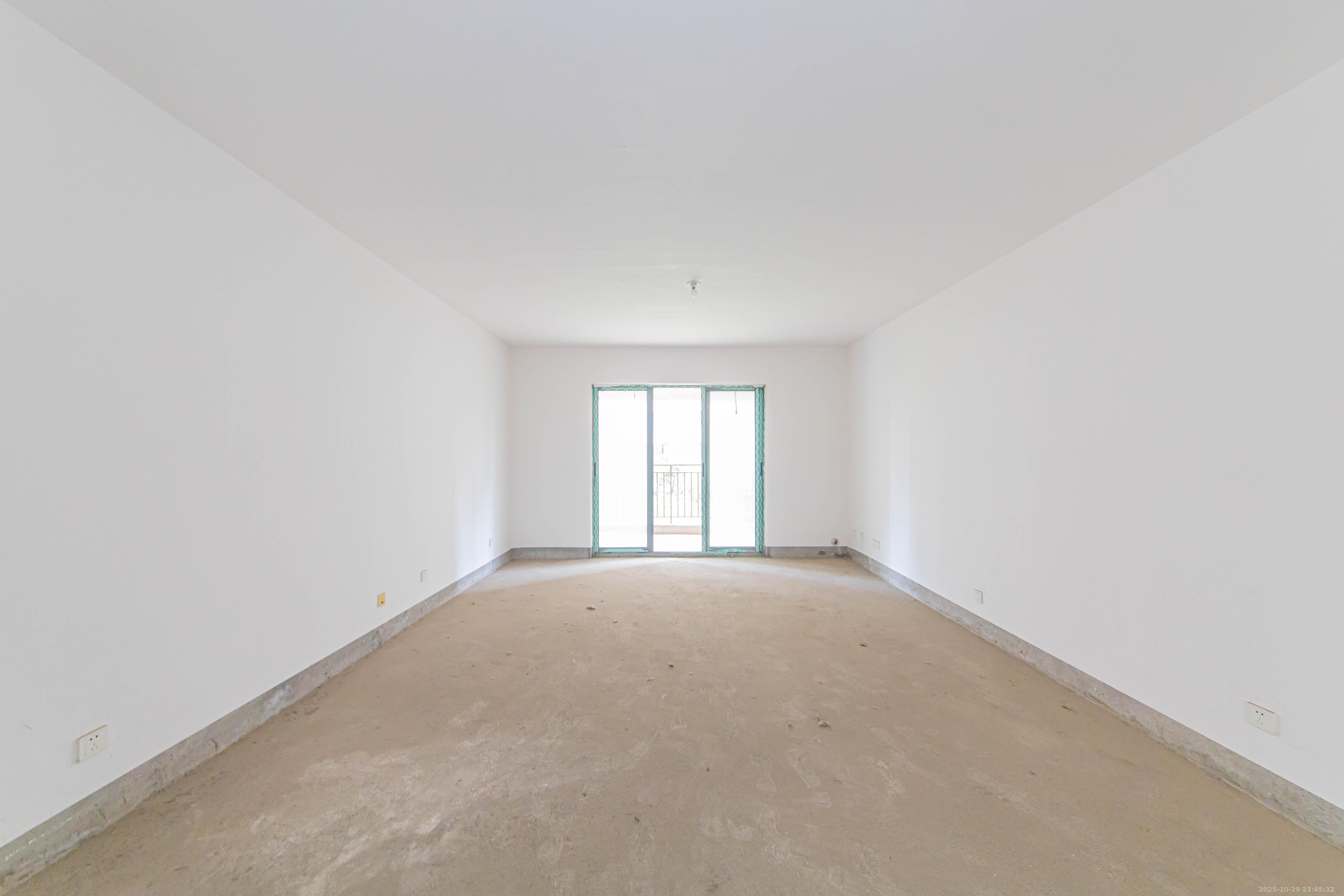 和美星城  4室2厅2卫    110.0万