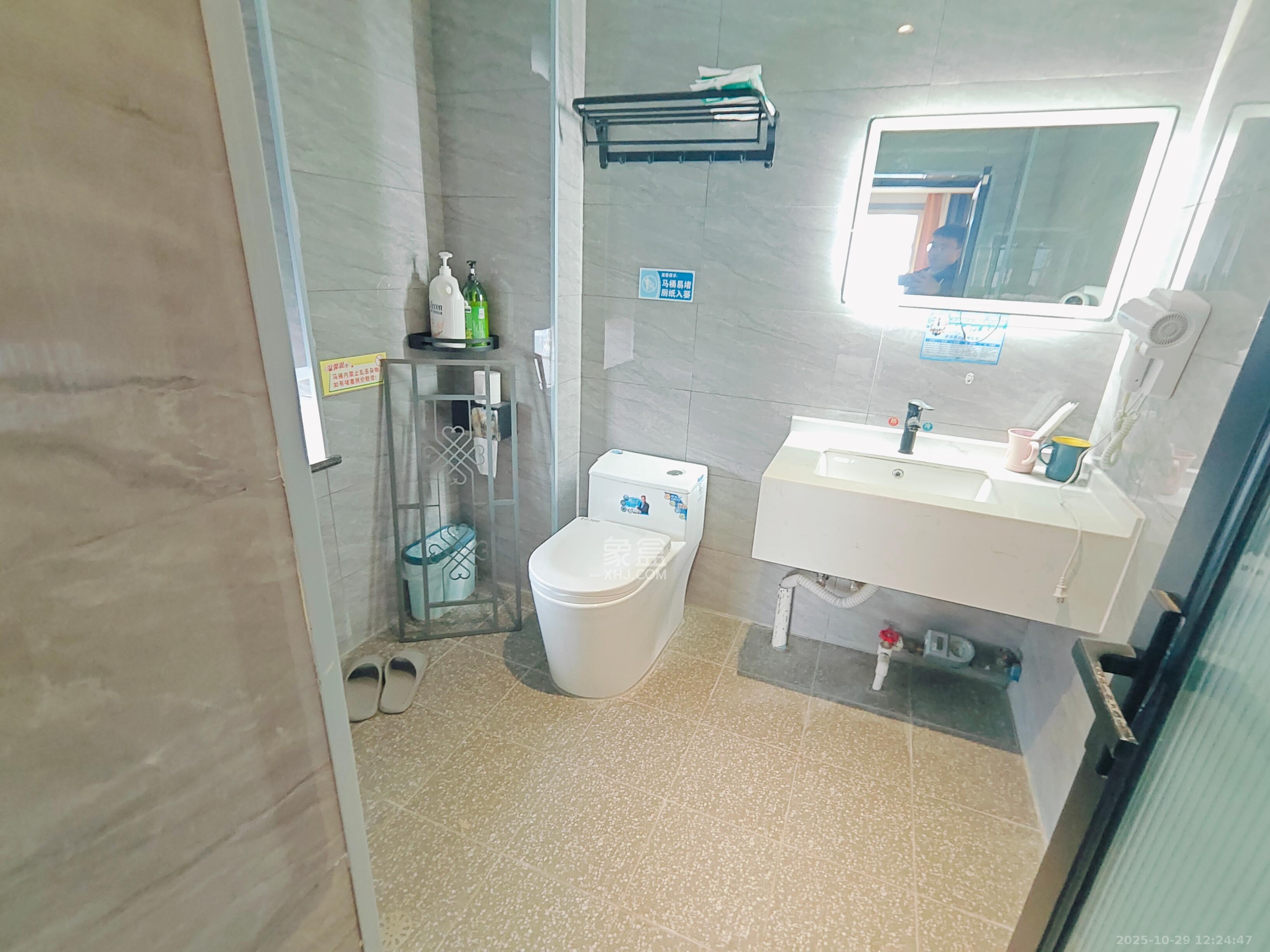 王府井公寓（福源公寓）  5室2厅1卫    4600.0元/月室内图