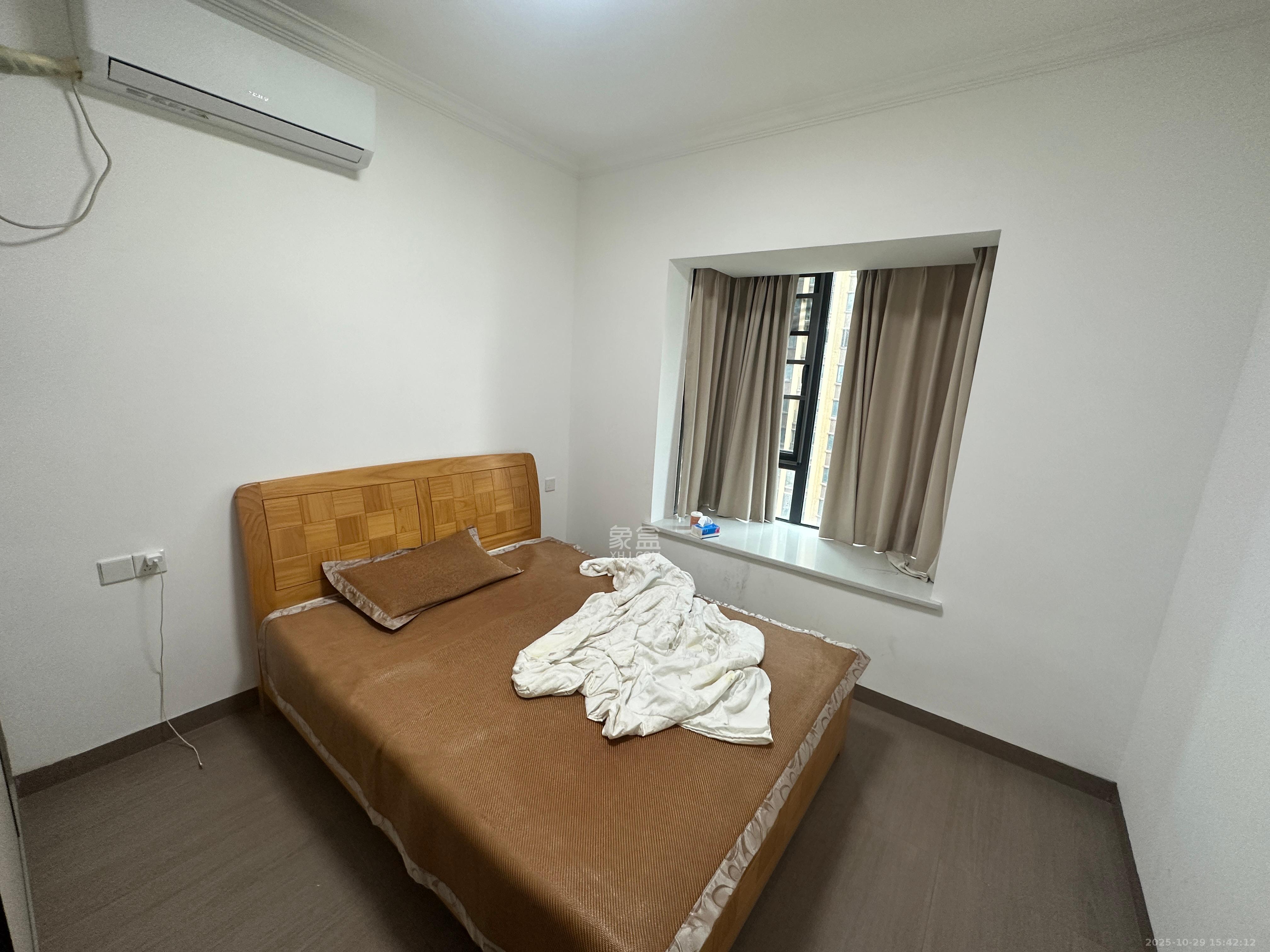 新城新世界四期柏樾  2室1厅1卫    2400.0元/月 新城新世界四期柏樾  2室1厅1卫    2400.0元/月室内图