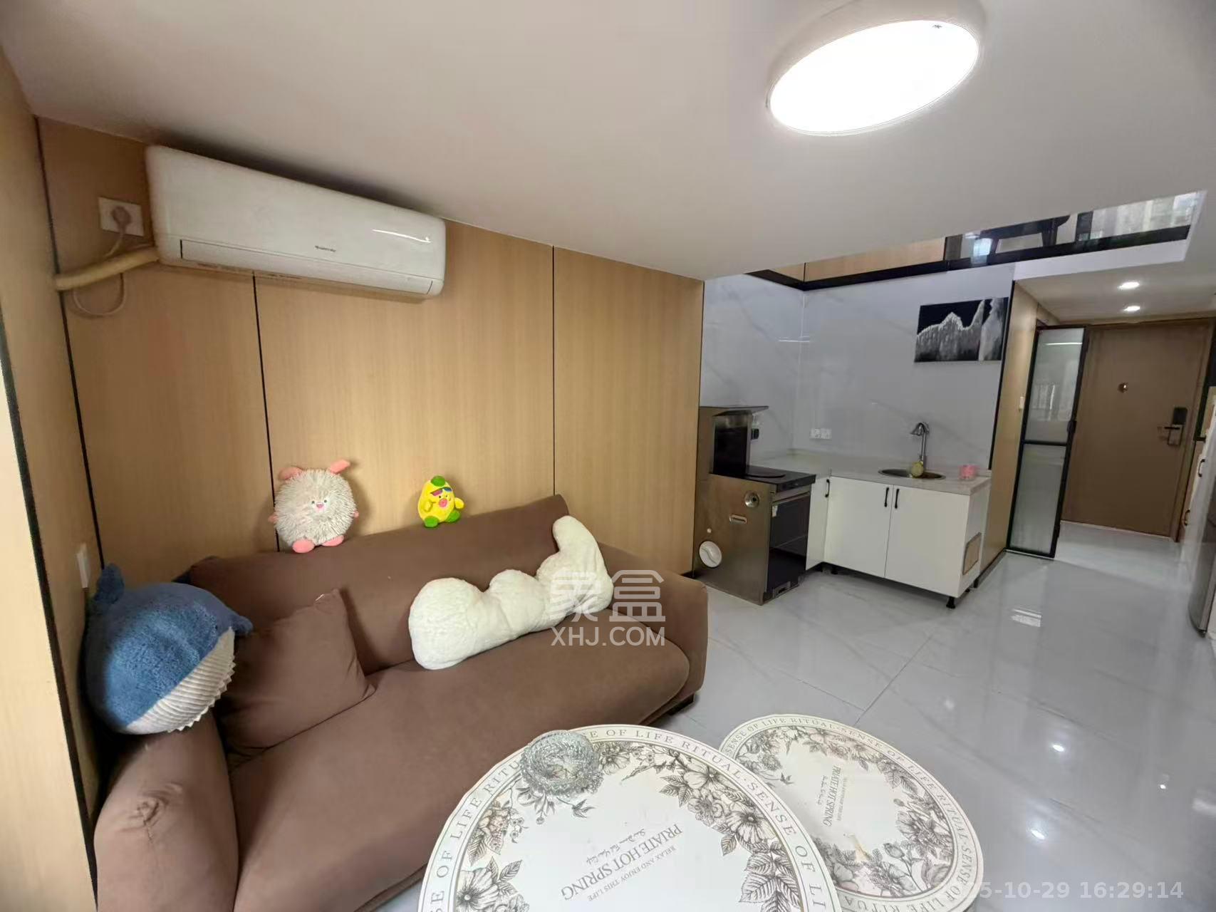 卓越江岸  2室1厅1卫    2500.0元/月