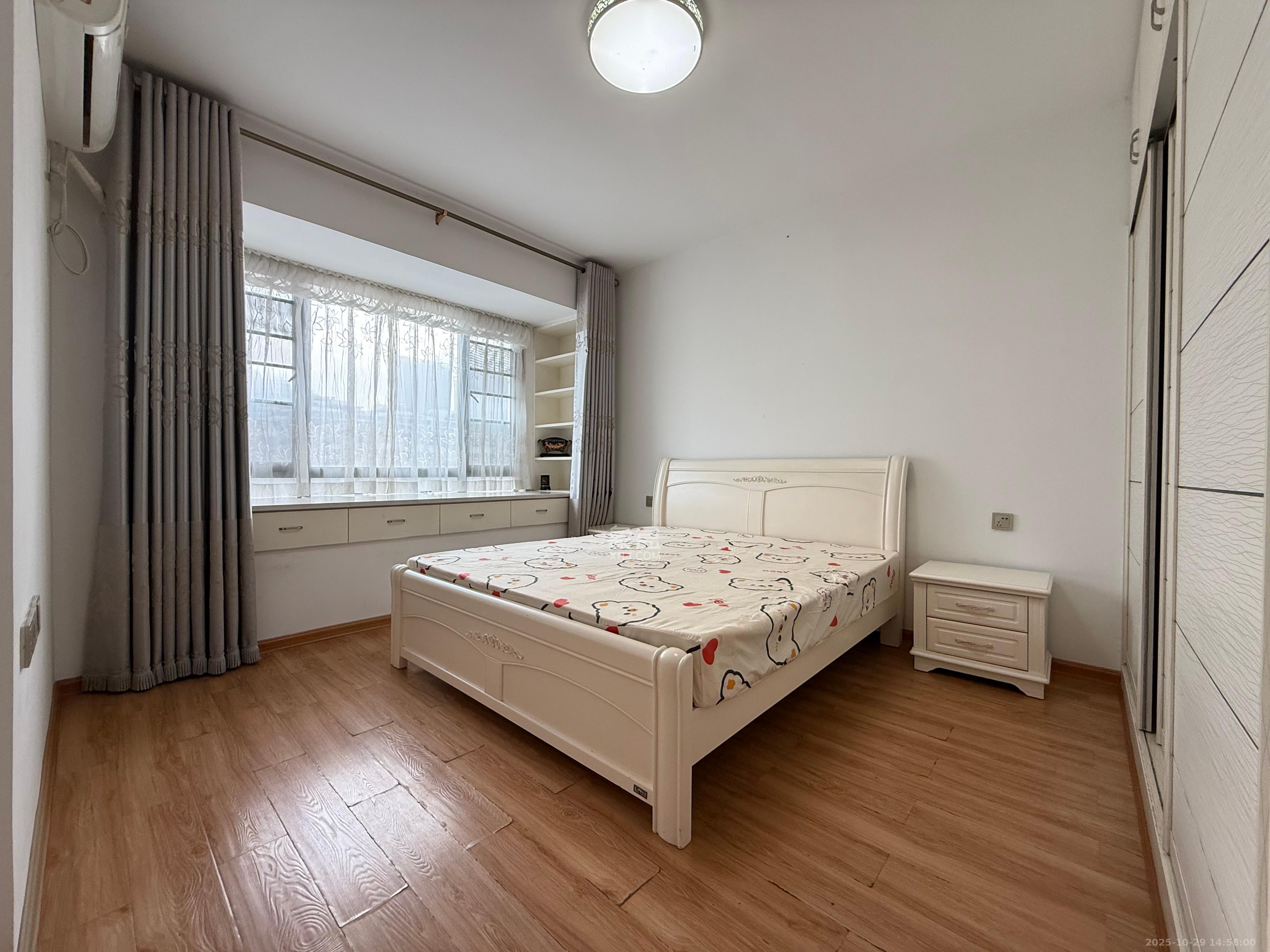 凯轩云顶  2室2厅1卫    2400.0元/月 凯轩云顶  2室2厅1卫    2400.0元/月室内图