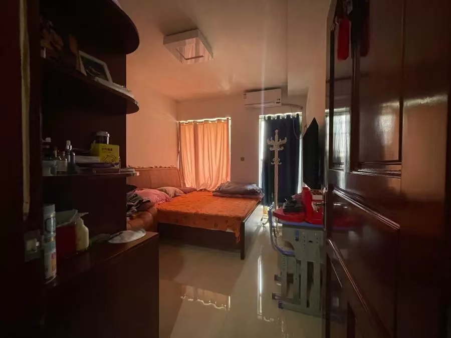 水云天  4室2厅2卫    220.0万 水云天  4室2厅2卫    220.0万室内图