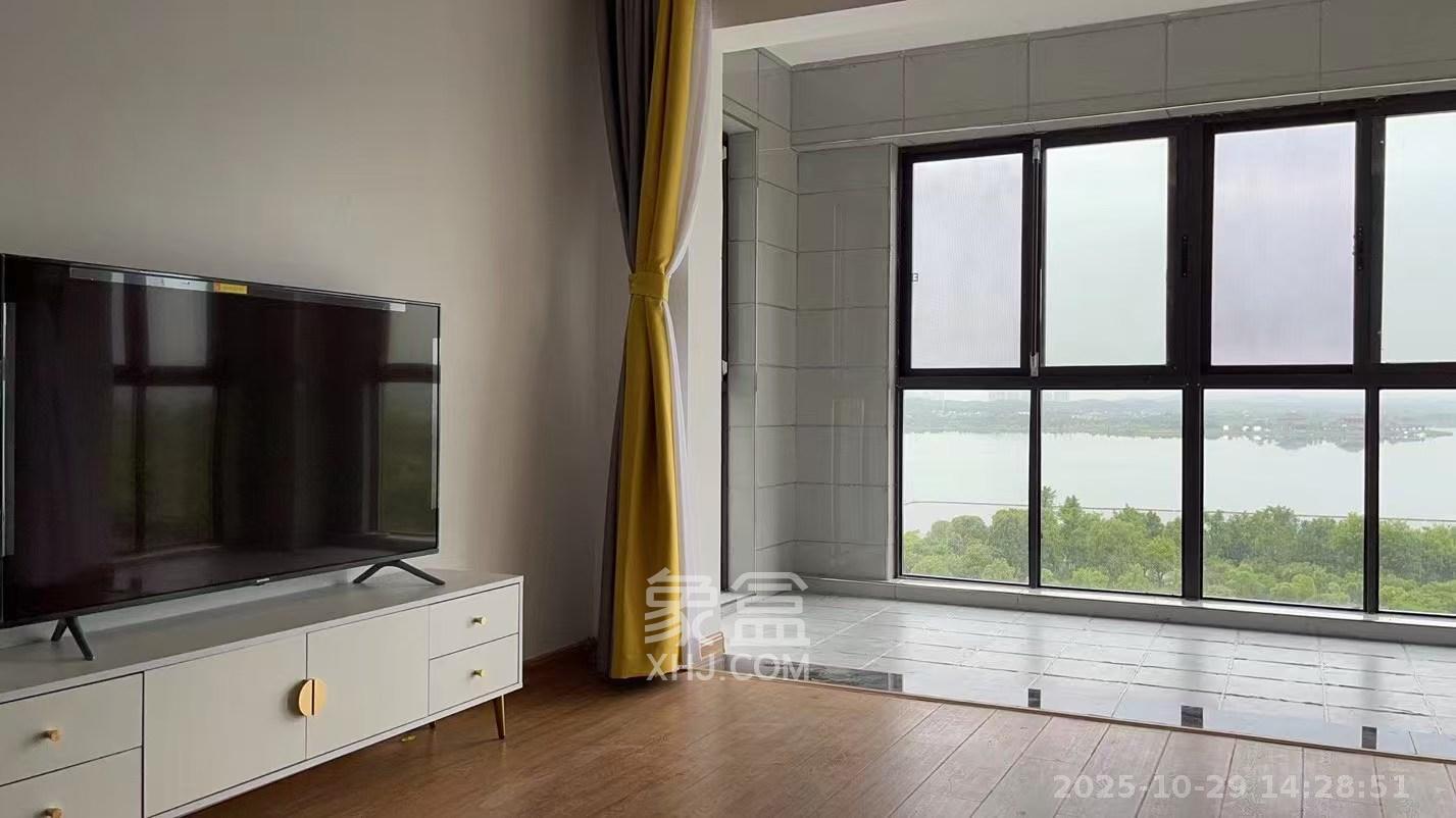 国泰九龙湾  3室2厅2卫    2500.0元/月 国泰九龙湾  3室2厅2卫    2500.0元/月室内图1