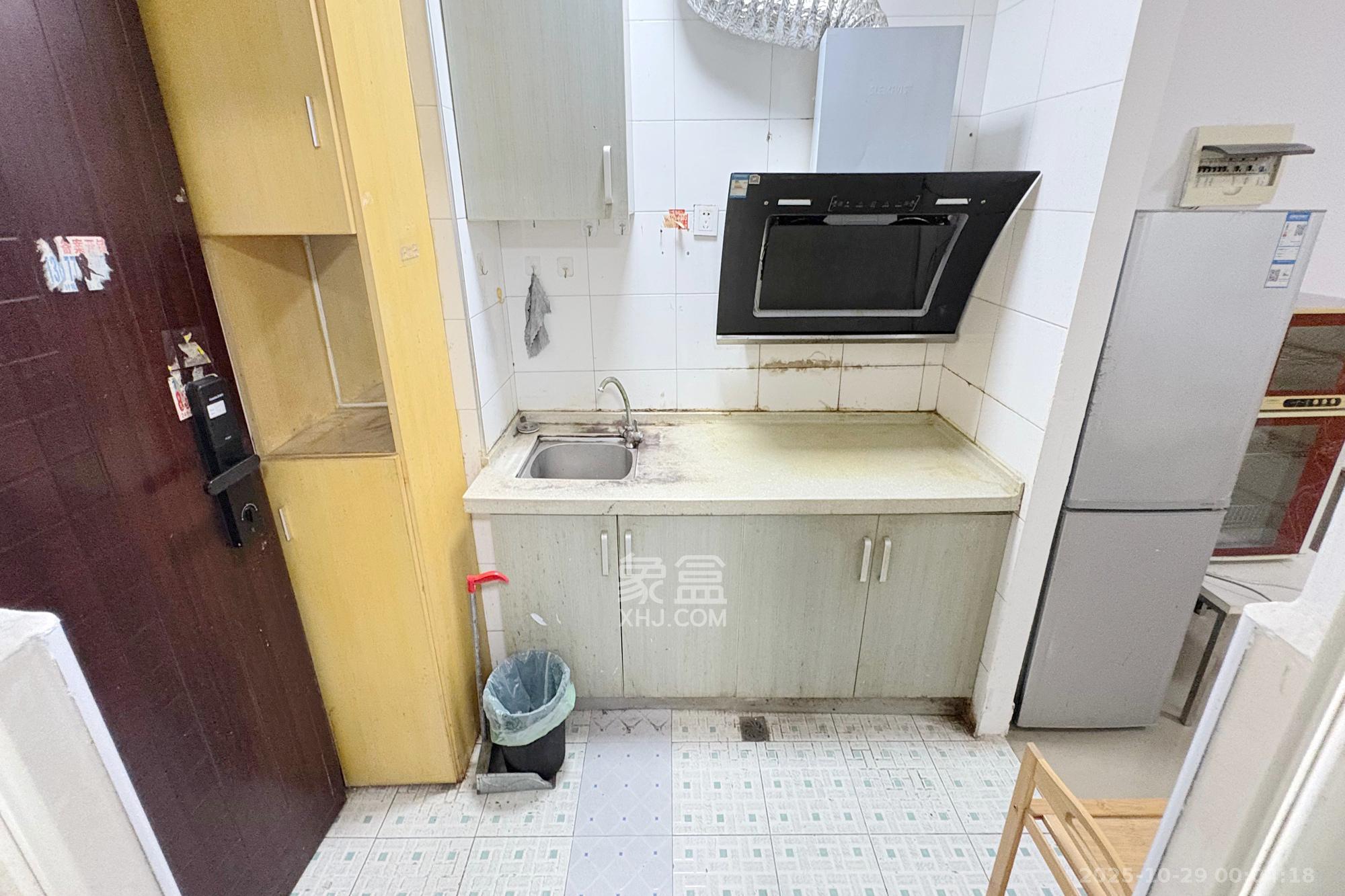 湘聚大厦  1室0厅1卫    21.8万 湘聚大厦  1室0厅1卫    21.8万厨房