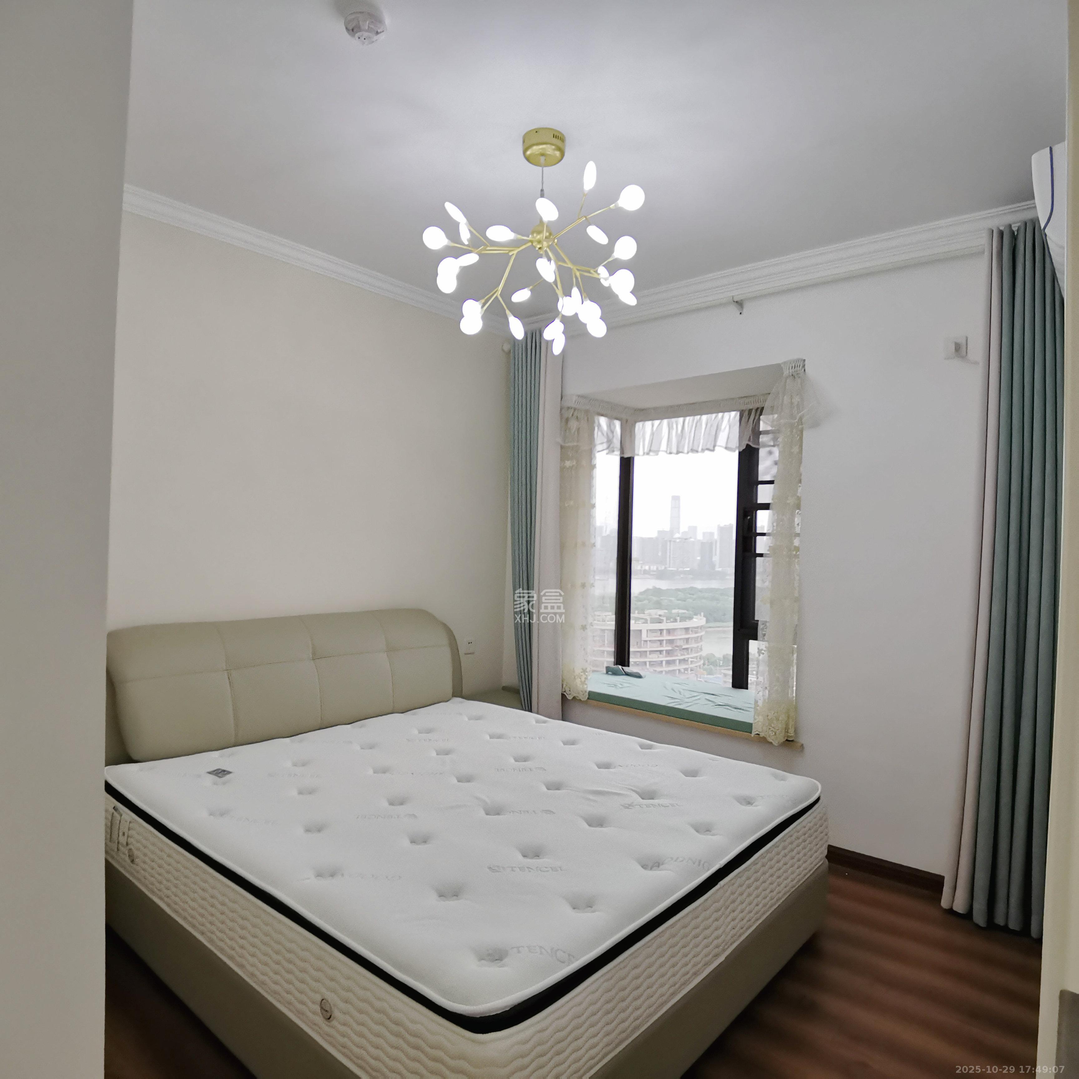 保利西海岸B区  3室2厅1卫    3500.0元/月 保利西海岸B区  3室2厅1卫    3500.0元/月室内图