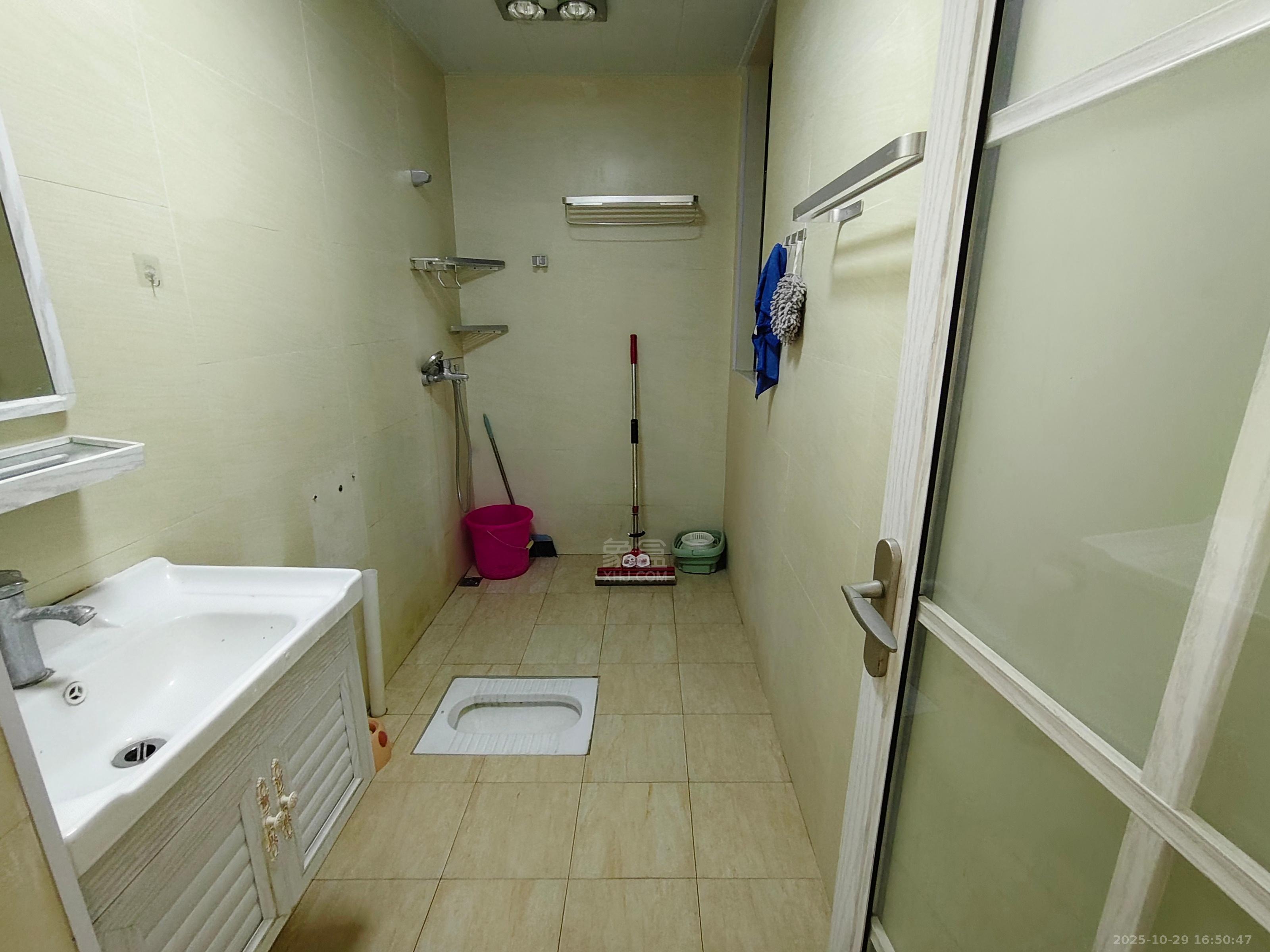 水木阳光里  1室1厅1卫    1350.0元/月室内图