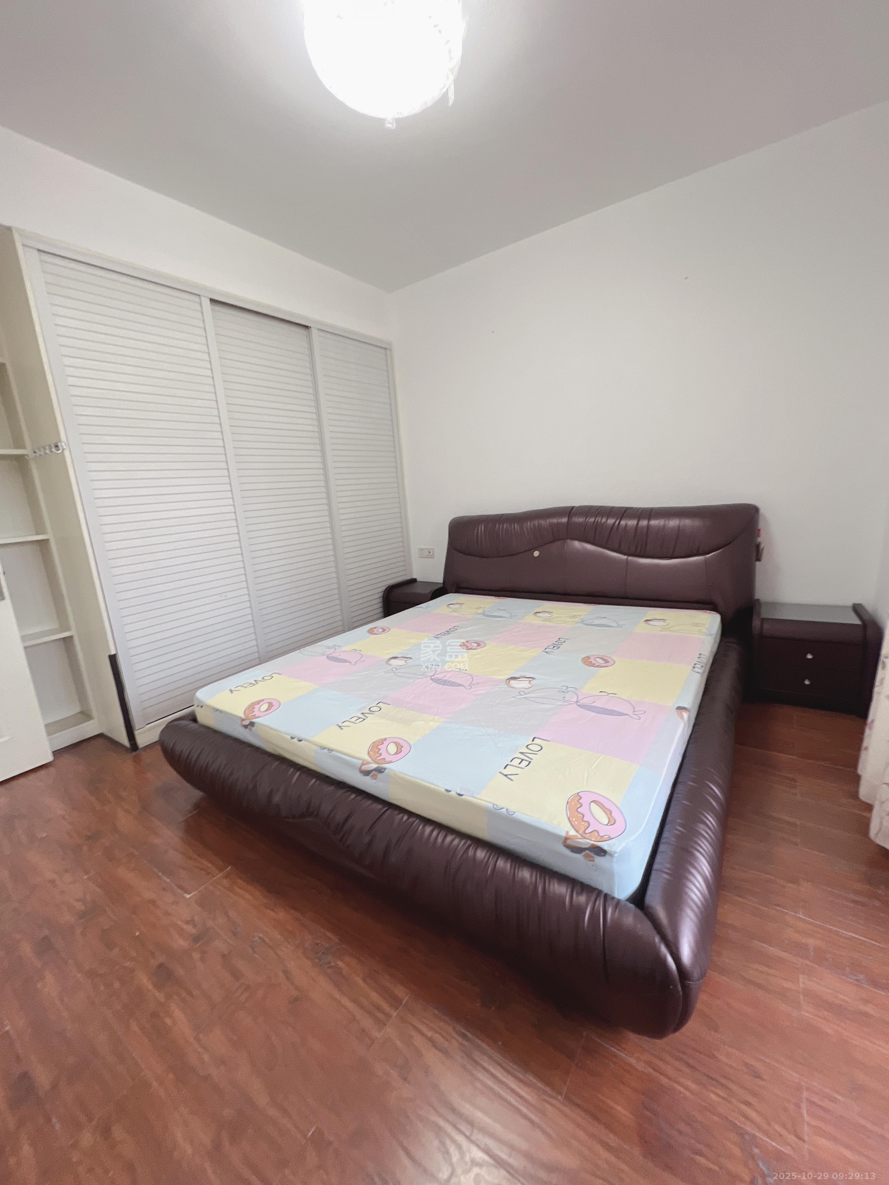 山水湾  3室2厅1卫    1900.0元/月室内图