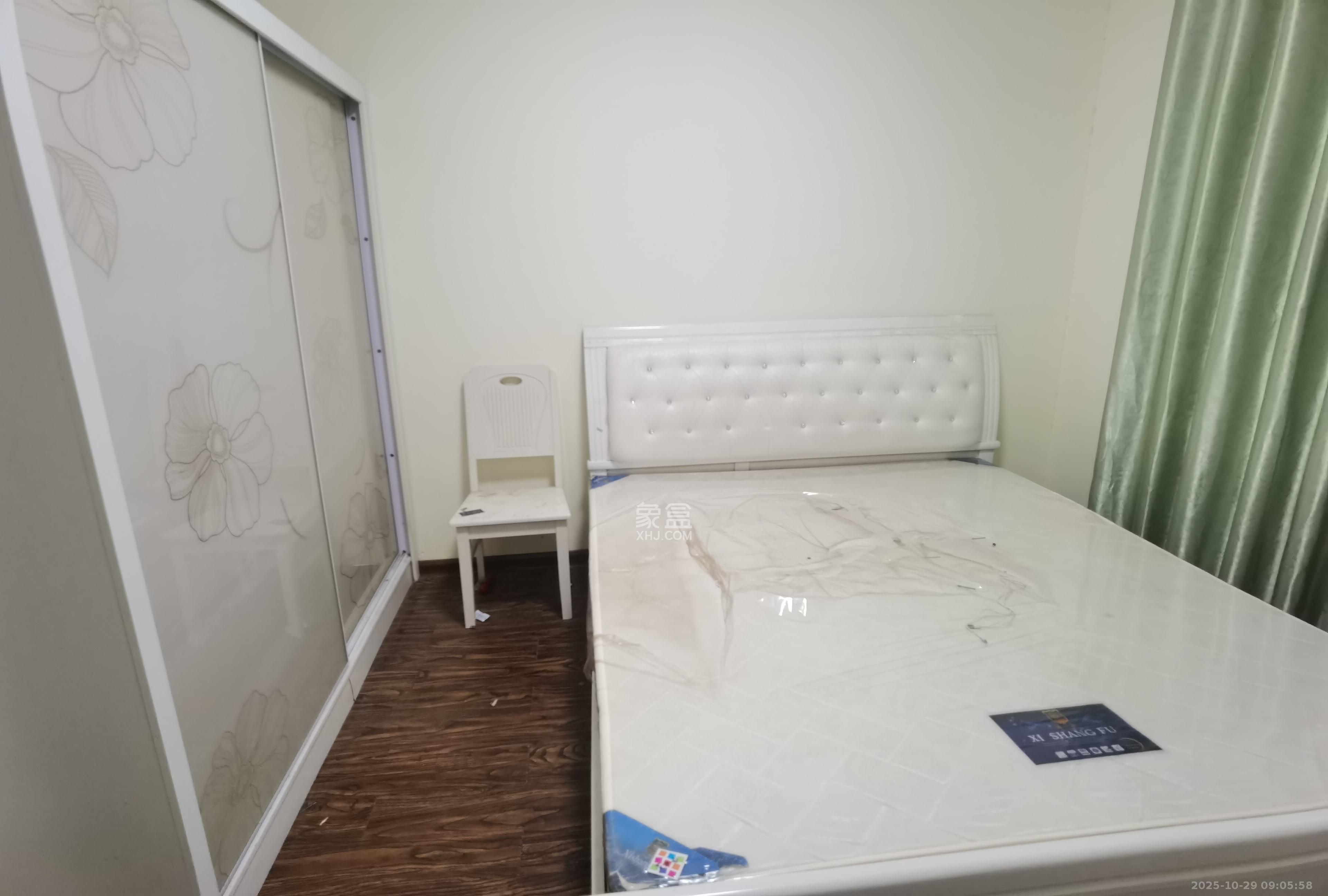 天元涉外景园C区  2室2厅1卫    2100.0元/月室内图