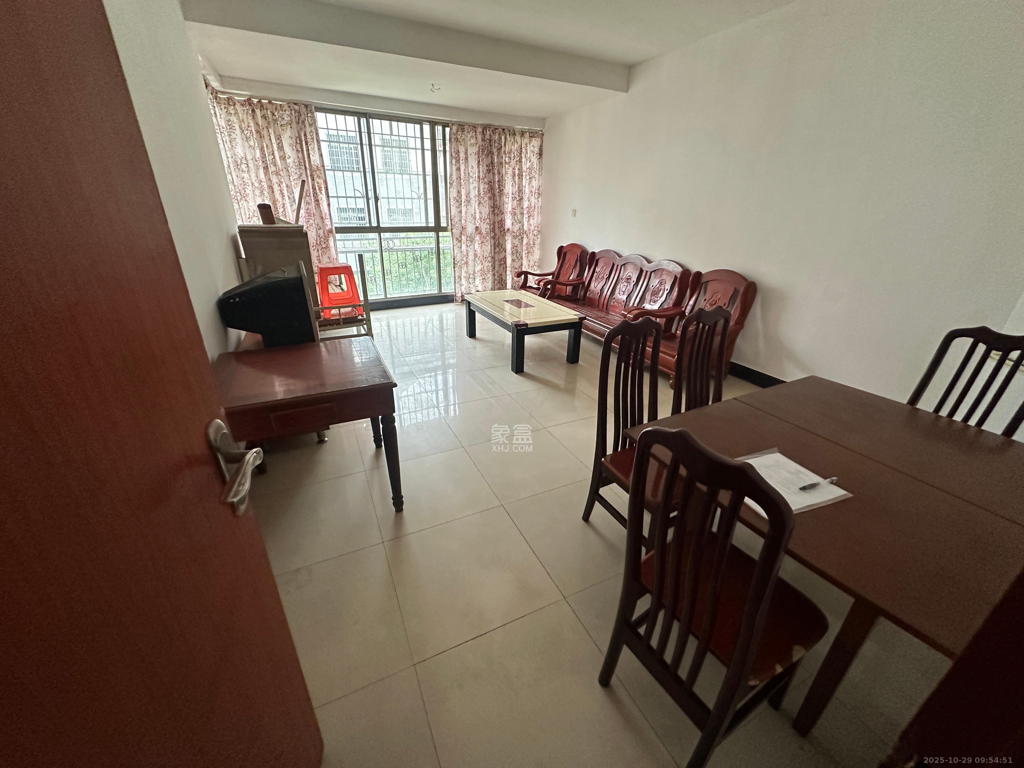 黄鹤小区3片  1室0厅0卫    1800.0元/月室内图