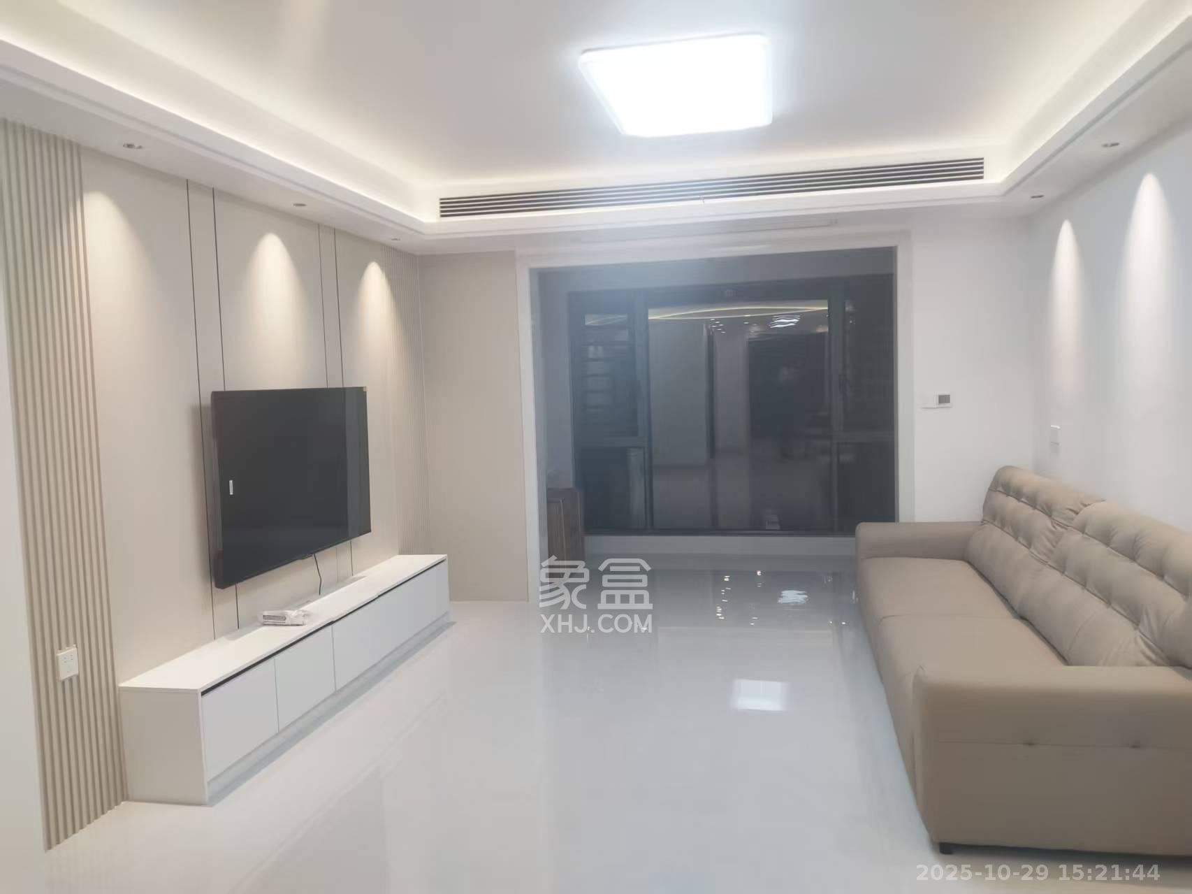 洋湖明园二期  3室2厅2卫    2800.0元/月 洋湖明园二期  3室2厅2卫    2800.0元/月室内图1