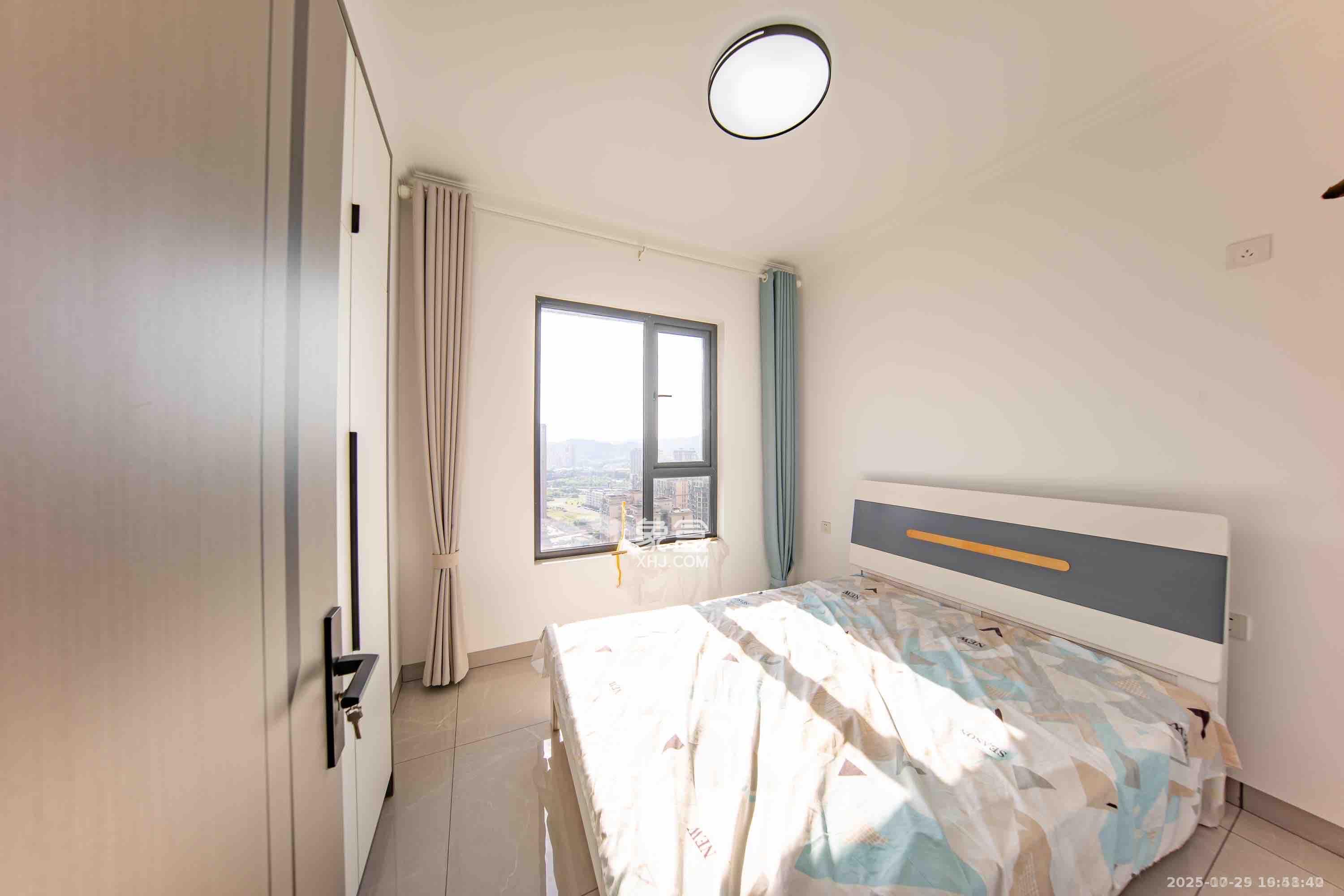 蔷薇国际  3室2厅2卫    2200.0元/月室内图