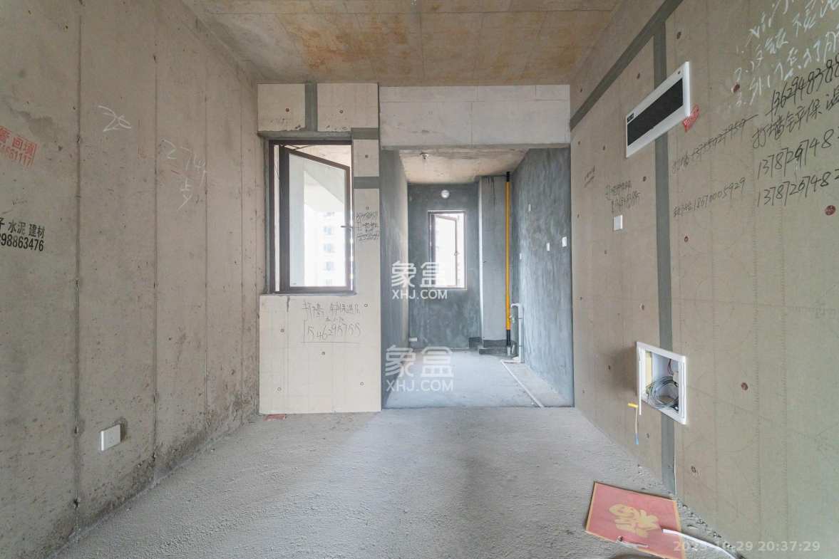 兴进珺府 4室2厅2卫 101.0万 兴进珺府 4室2厅2卫 101.0万客厅