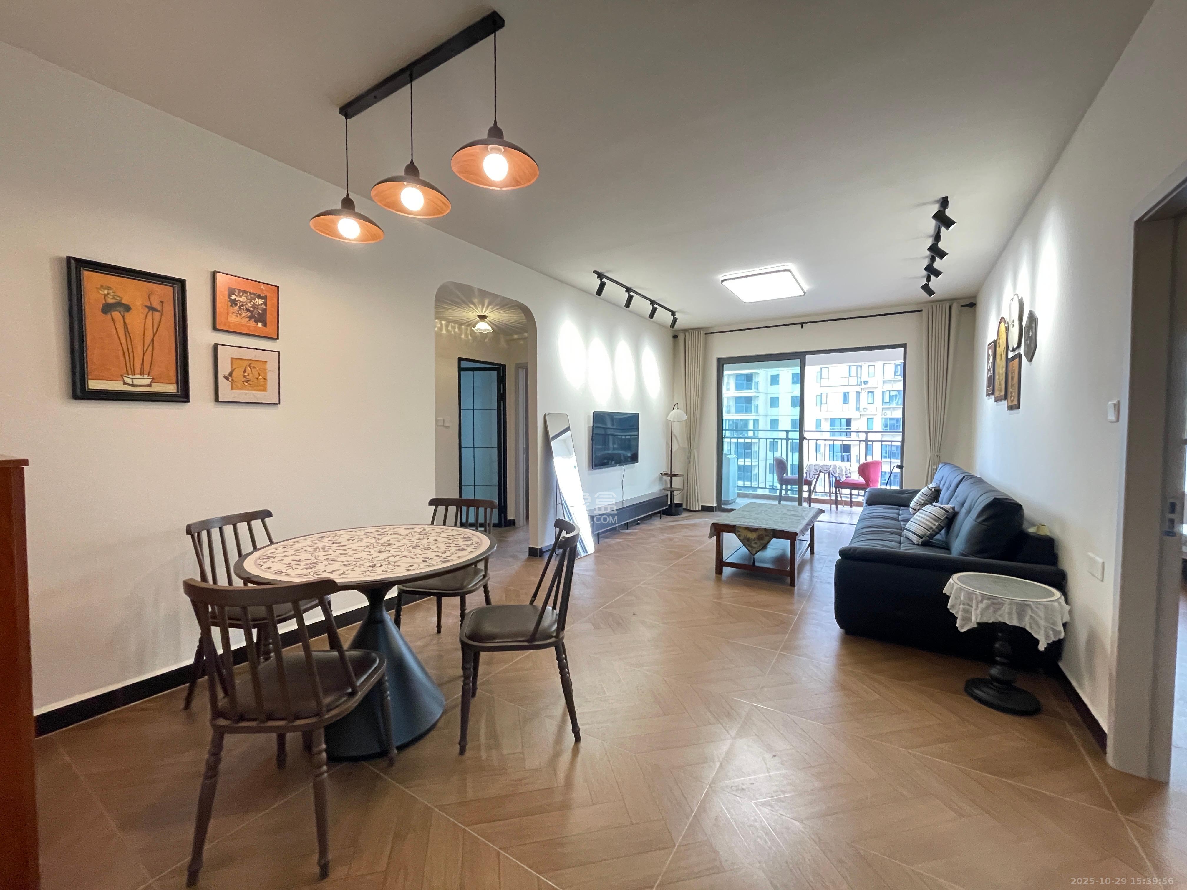 岭福家苑(天心佳苑)  3室2厅2卫    3800.0元/月 岭福家苑(天心佳苑)  3室2厅2卫    3800.0元/月