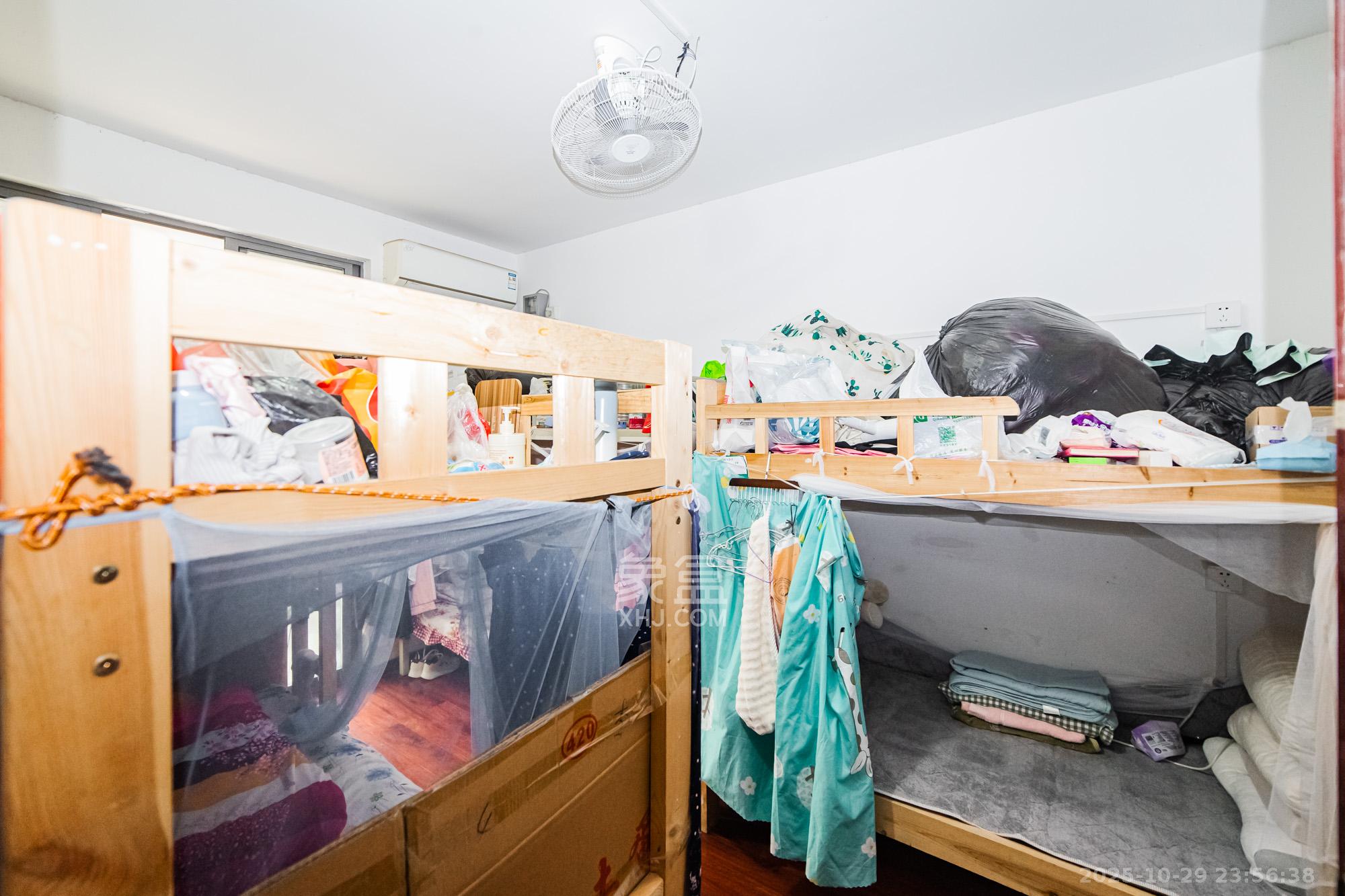 龙湾1号公馆  3室2厅1卫    125.0万 龙湾1号公馆  3室2厅1卫    125.0万卧室