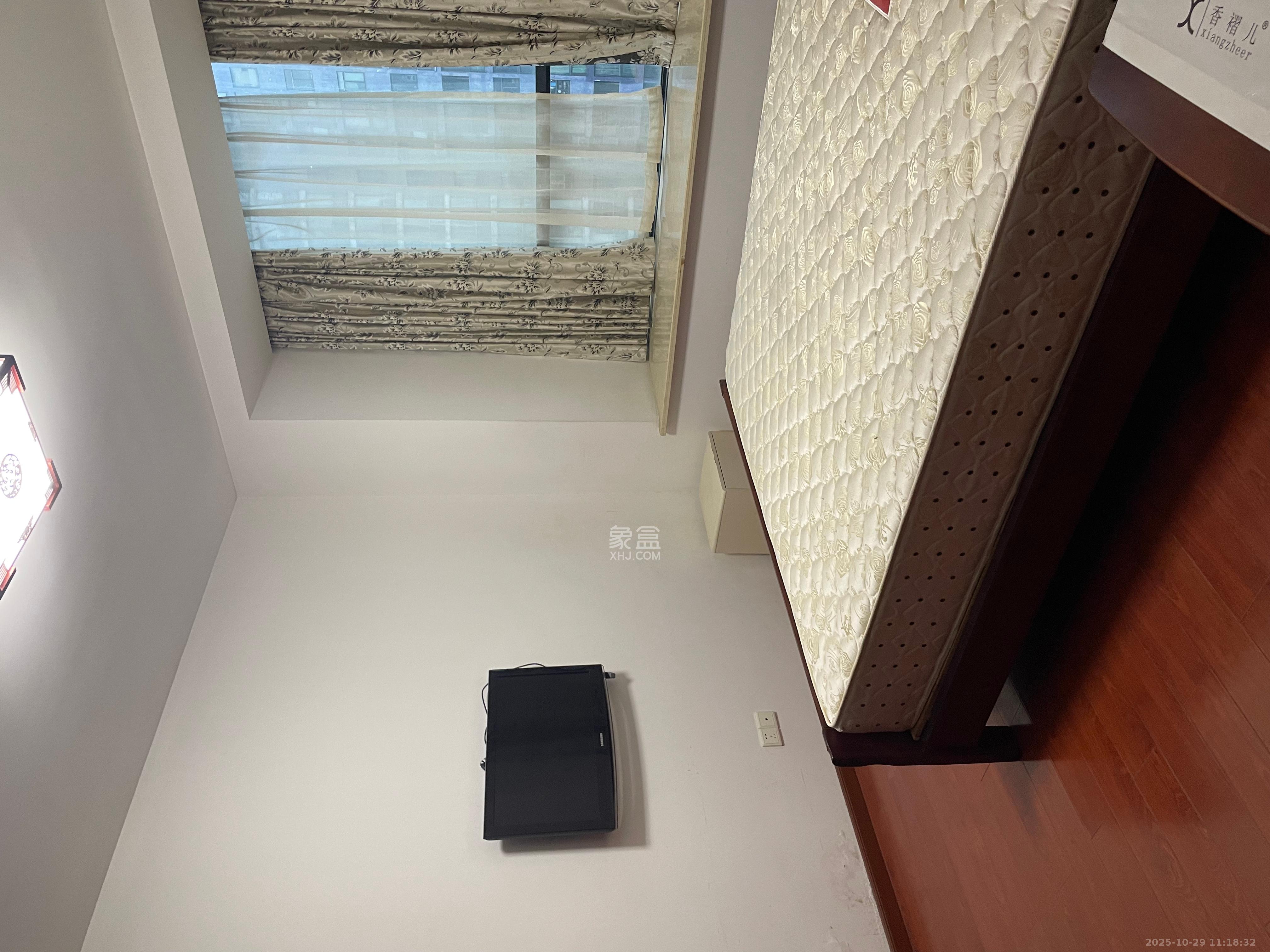 湘江世纪城咏江苑  3室2厅2卫    2800.0元/月室内图