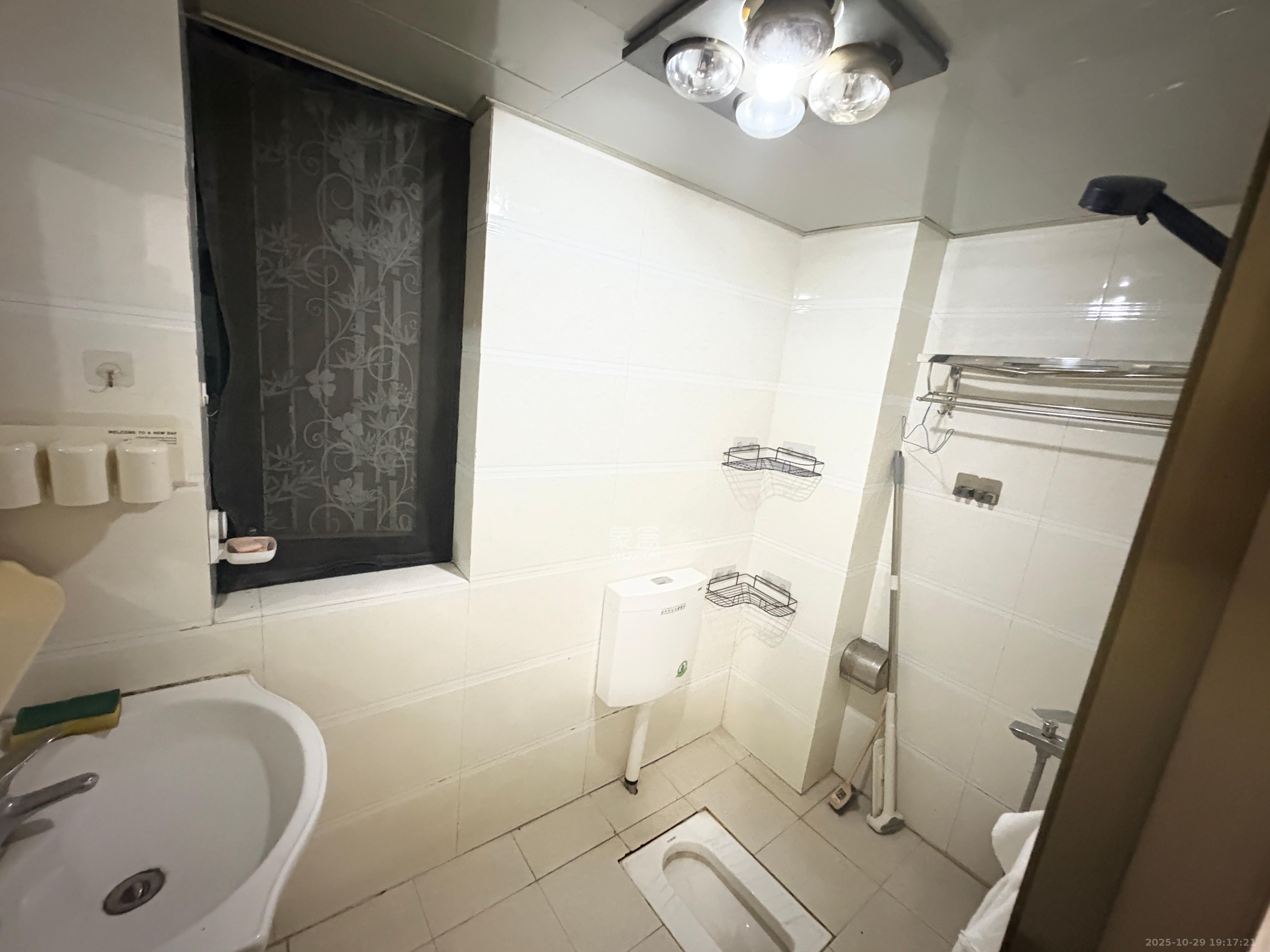 东玺门  1室1厅1卫    1700.0元/月 东玺门  1室1厅1卫    1700.0元/月室内图