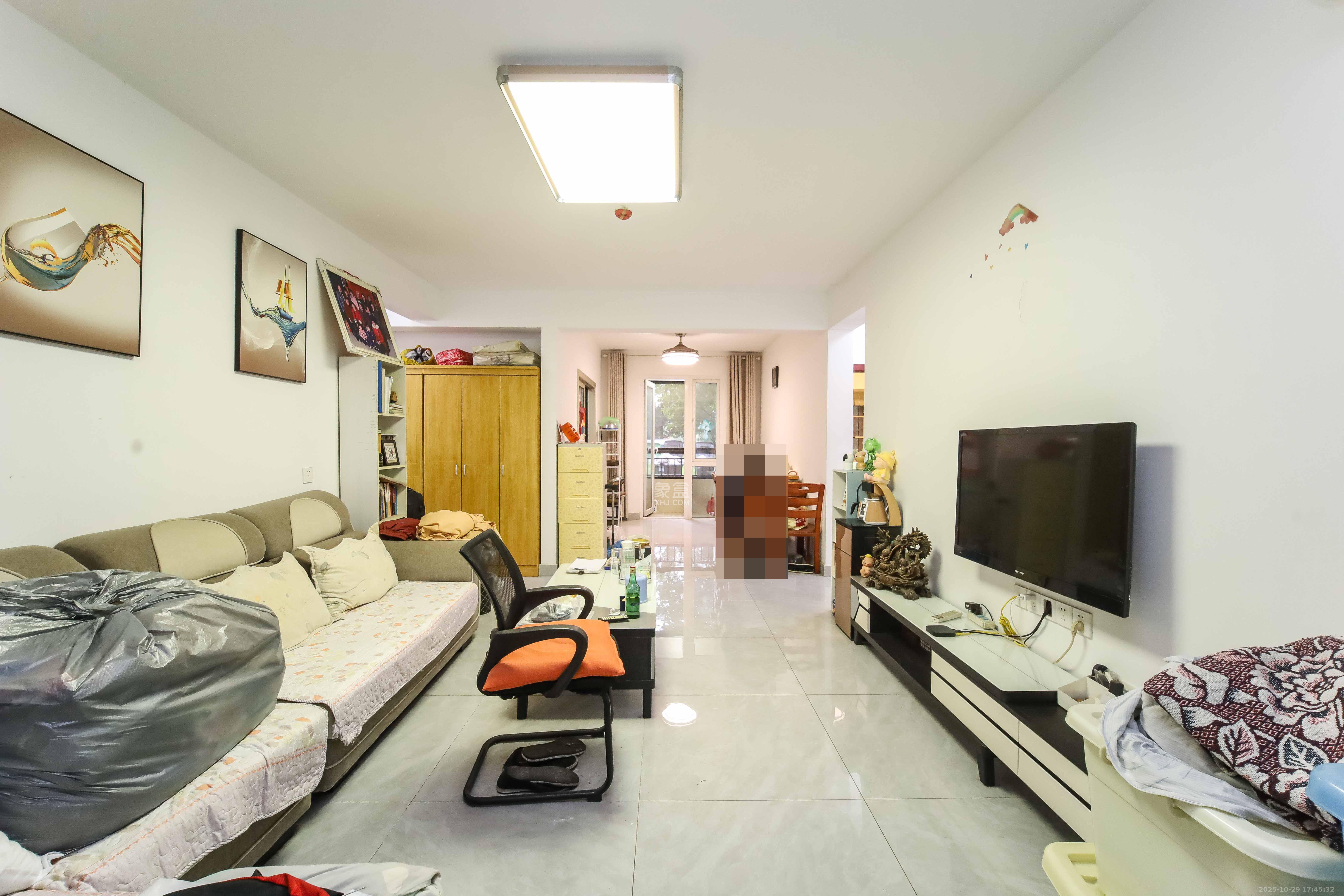 金地格林公馆  3室2厅2卫    110.0万 金地格林公馆  3室2厅2卫    110.0万客厅