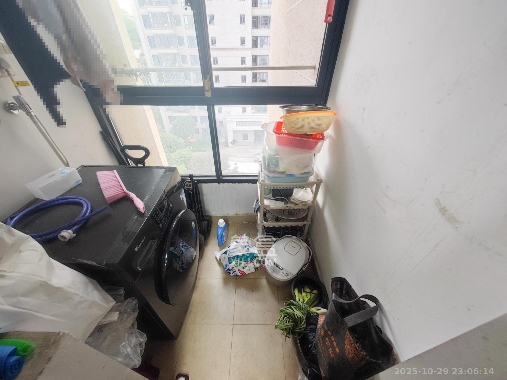 五矿万境蓝山  2室2厅1卫    63.0万阳台