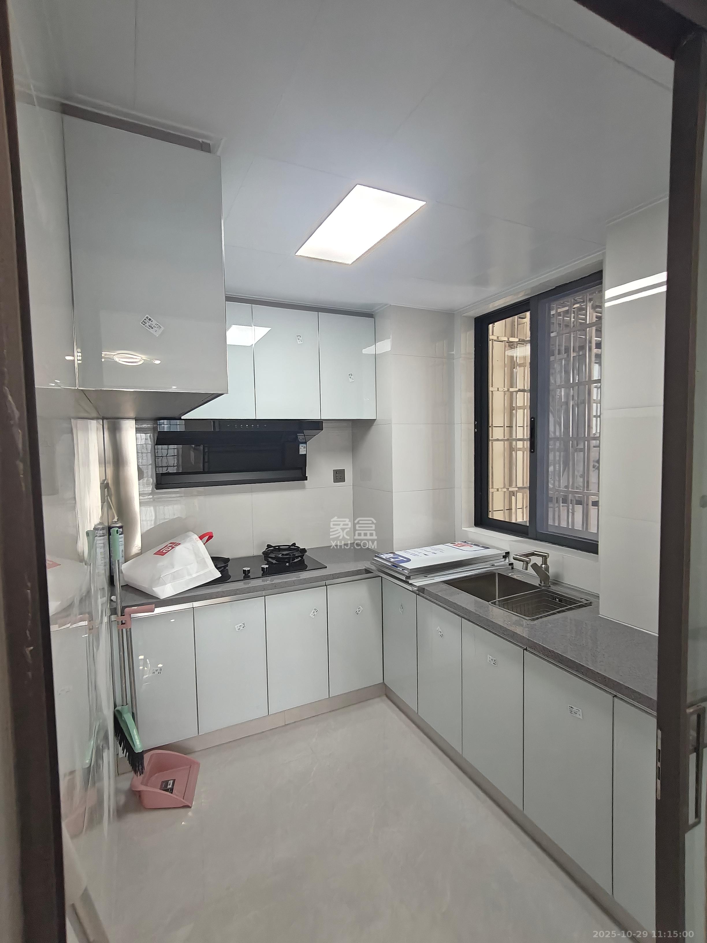 和景家园二期 2室1厅1卫 2000.0元/月 和景家园二期 2室1厅1卫 2000.0元/月室内图