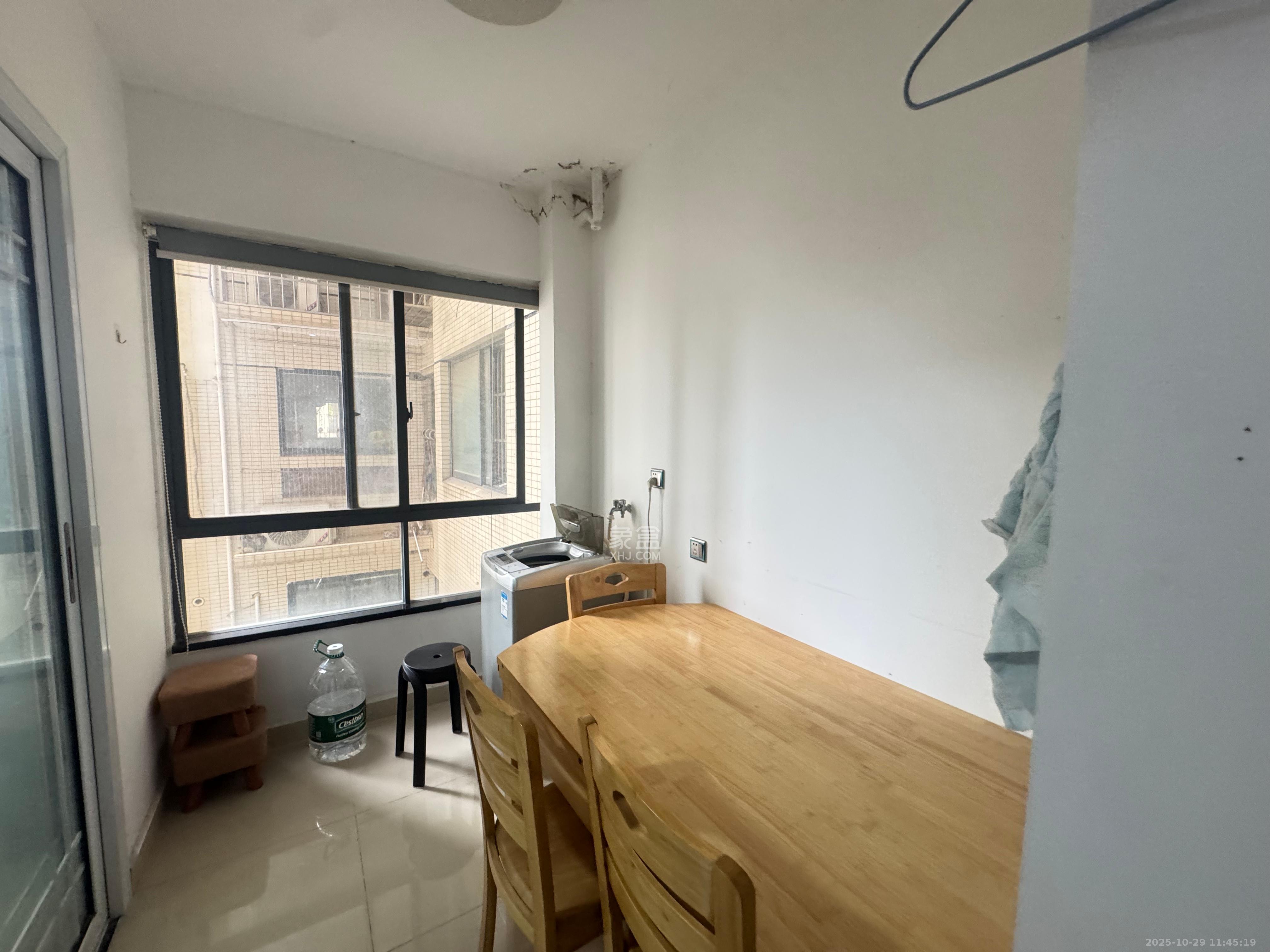 都市兰亭  3室2厅2卫    2300.0元/月室内图