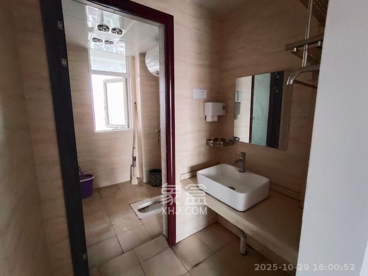 上河国际C区  3室1厅2卫    2500.0元/月室内图