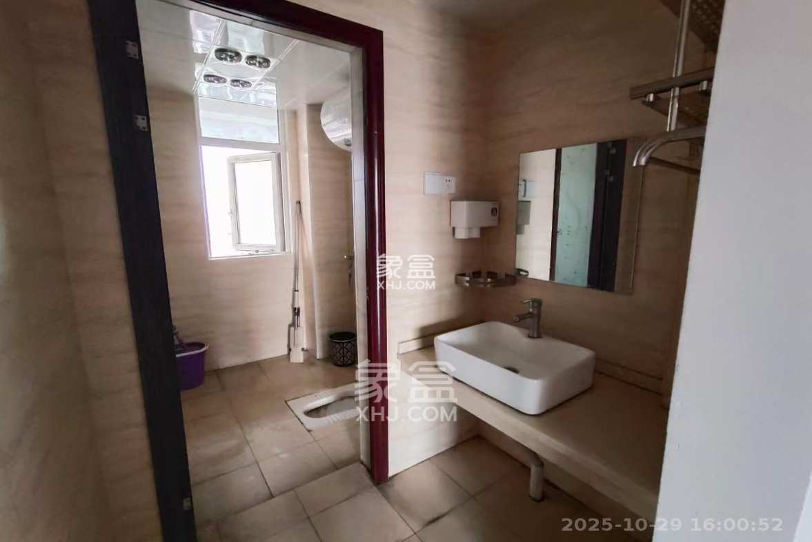 上河国际C区  3室1厅2卫    2500.0元/月 上河国际C区  3室1厅2卫    2500.0元/月室内图