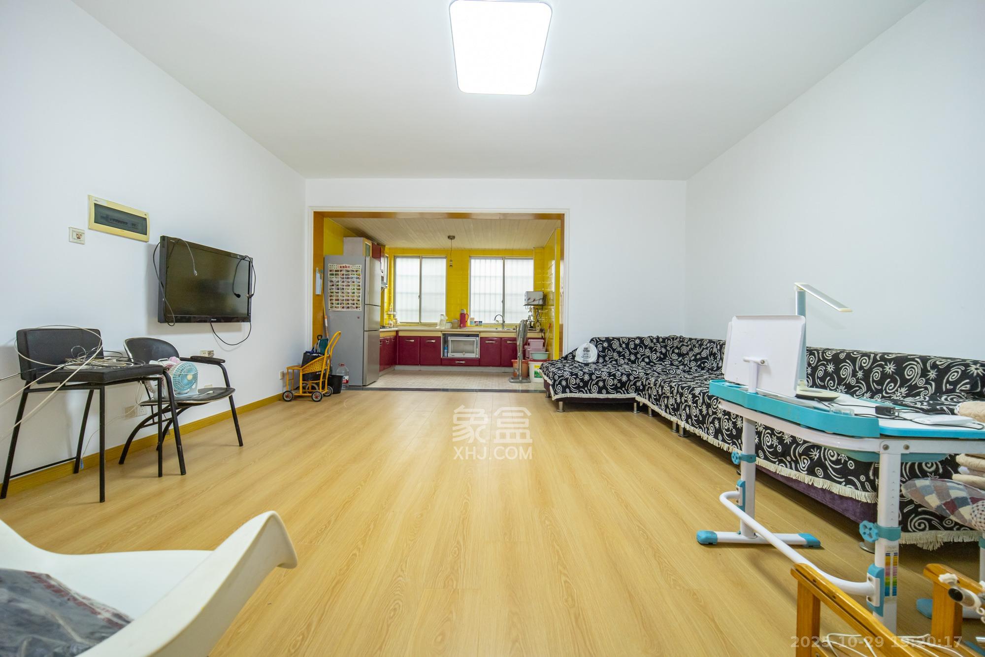 湘绣城  2室1厅1卫    36.0万 湘绣城  2室1厅1卫    36.0万客厅